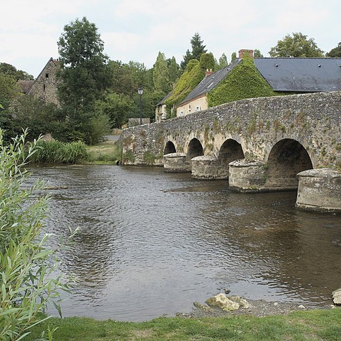 Photo de Vieux pont sur la Vègre à Asnières-sur-Vègre