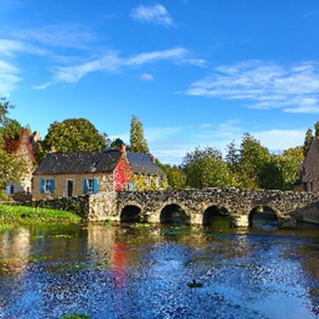 Vieux pont sur la Vègre à Asnières-sur-Vègre