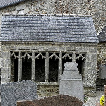 Église de Saint-Fiacre et ossuaire 