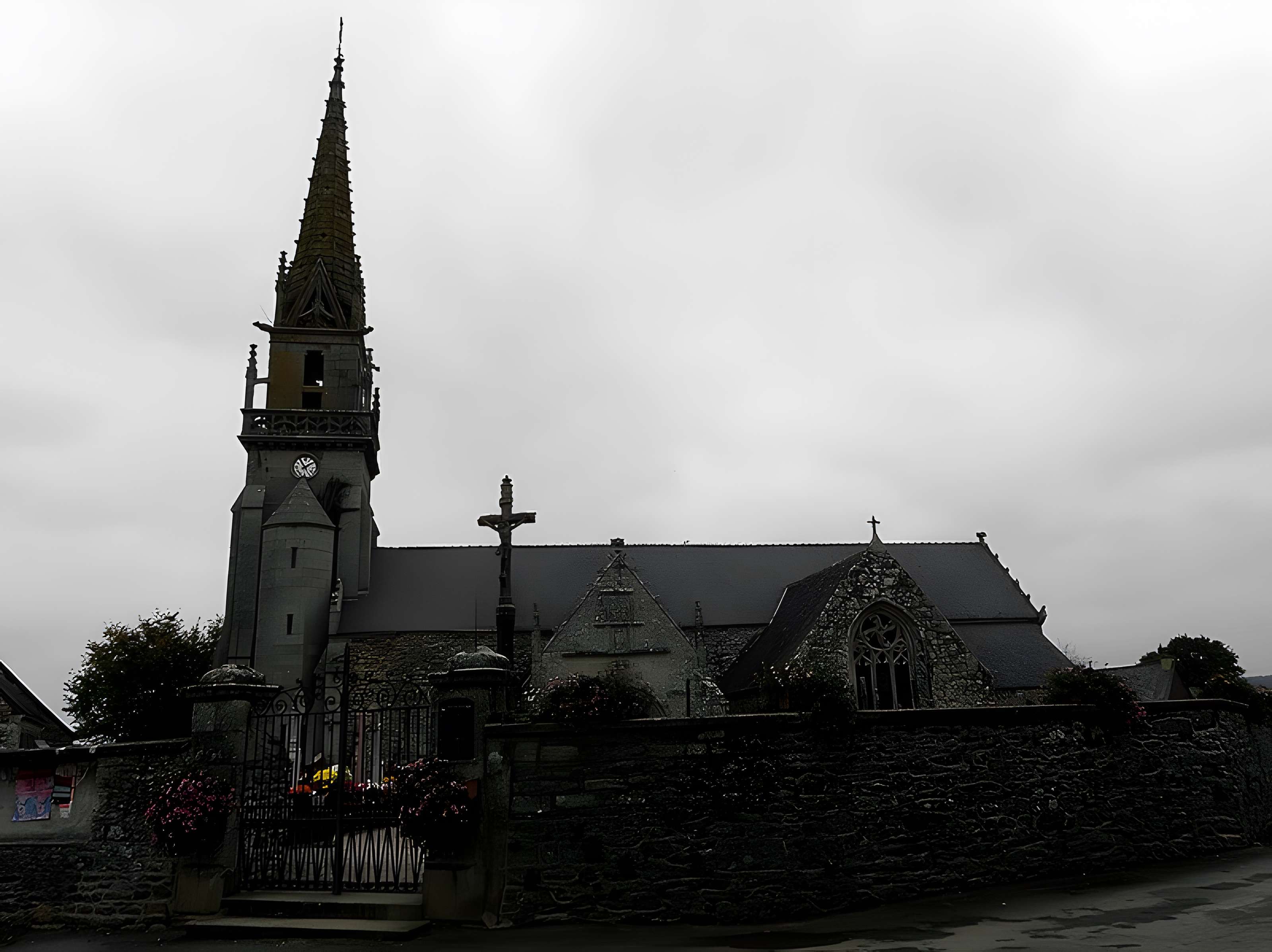 Église de Saint-Fiacre et ossuaire 
