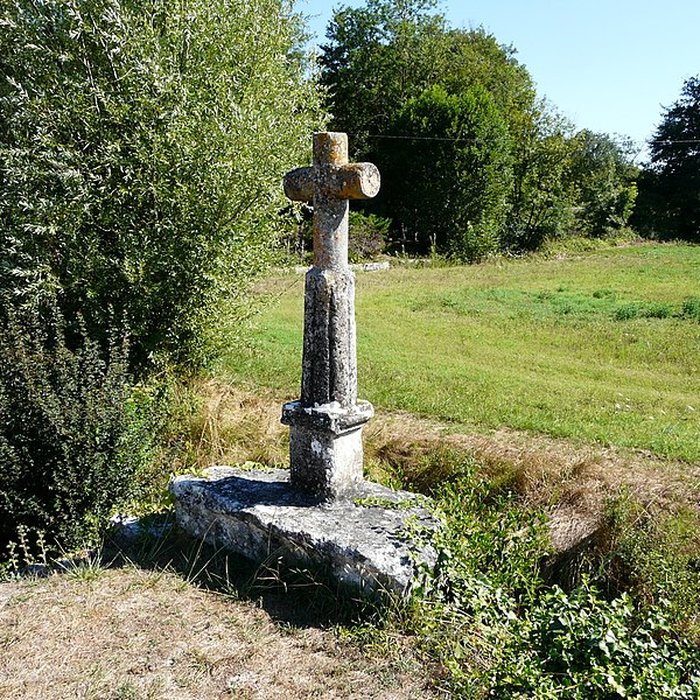 Photo de Pont médiéval, dit le vieux pont, sur le Dropt également sur commune dAgnac