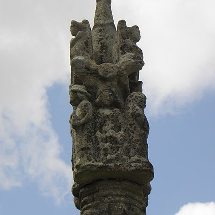 Photo de Église de Saint-Mayeux et croix