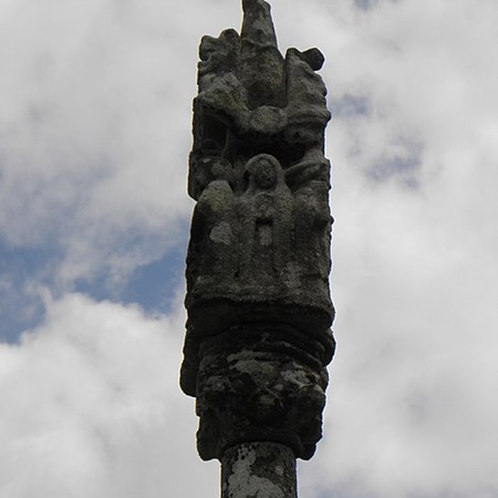 Photo de Église de Saint-Mayeux et croix