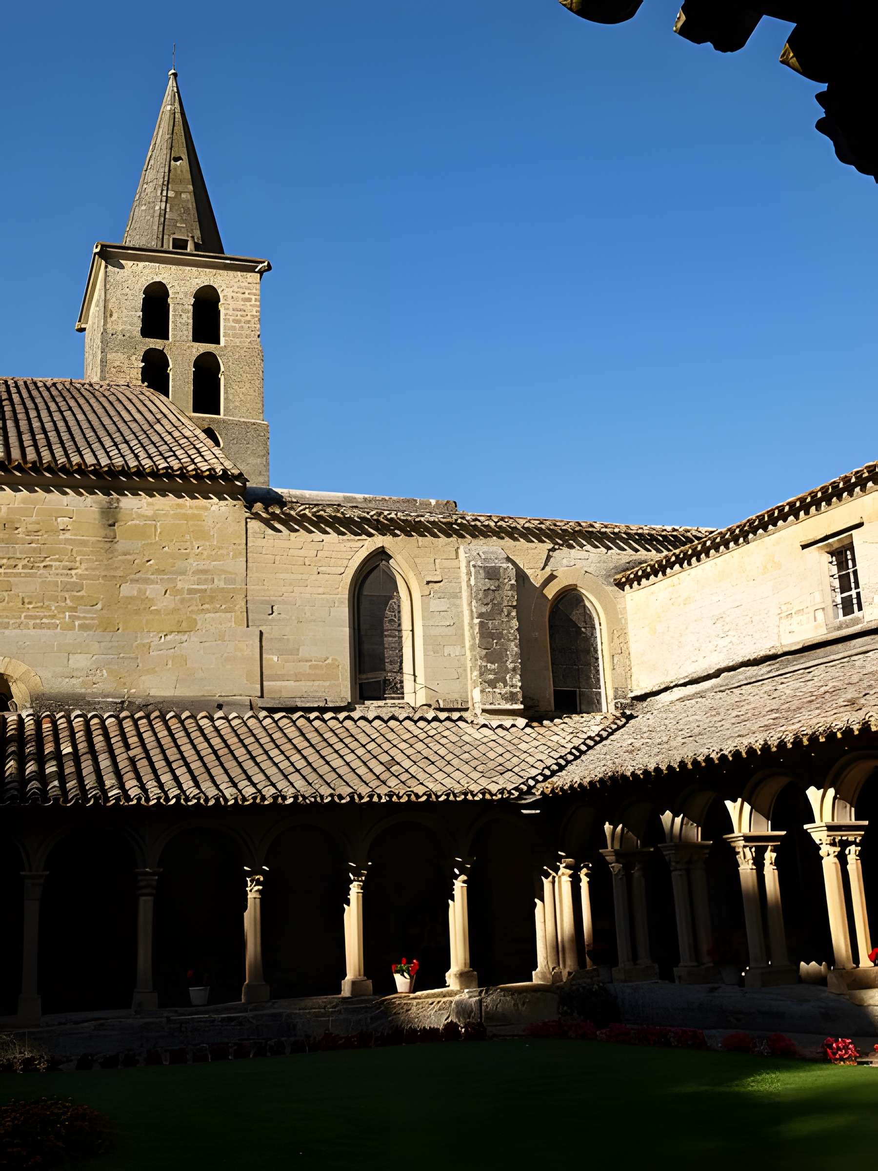 Abbaye bénédictine de Saint-Papoul