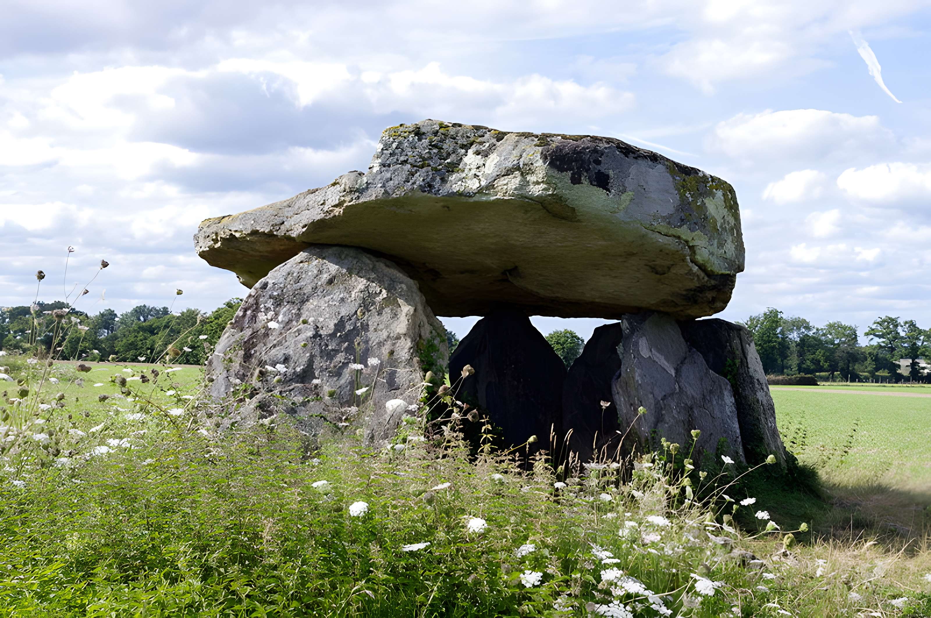 2 Dolmens de la Betoulle à Berneuil