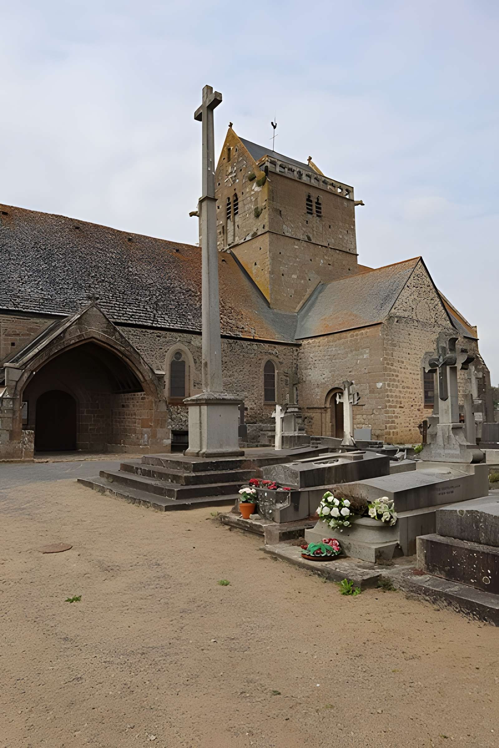 Église Notre-Dame de Genêts