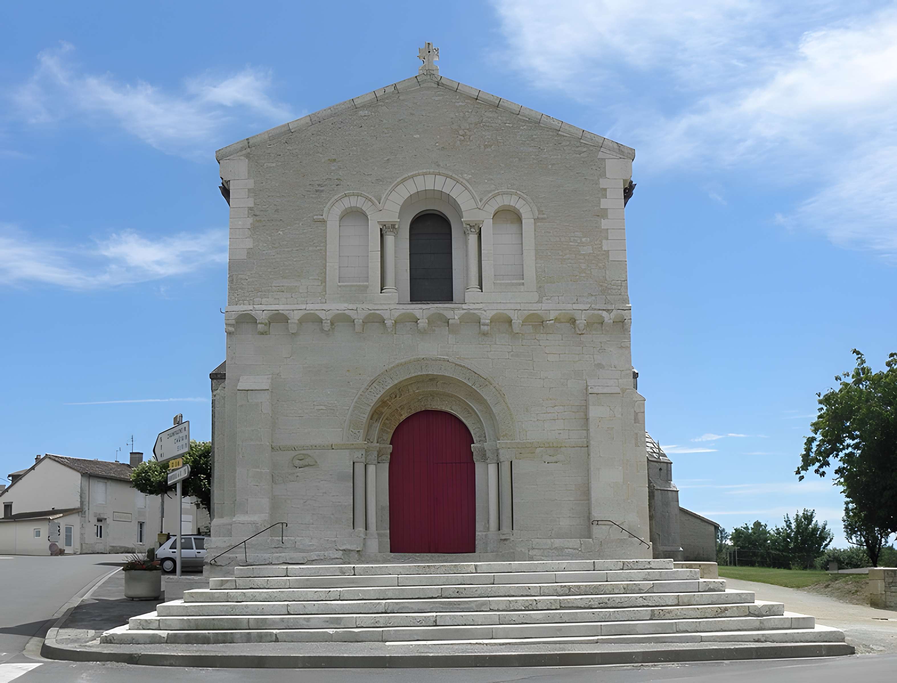 Église Notre-Dame de Genouillé