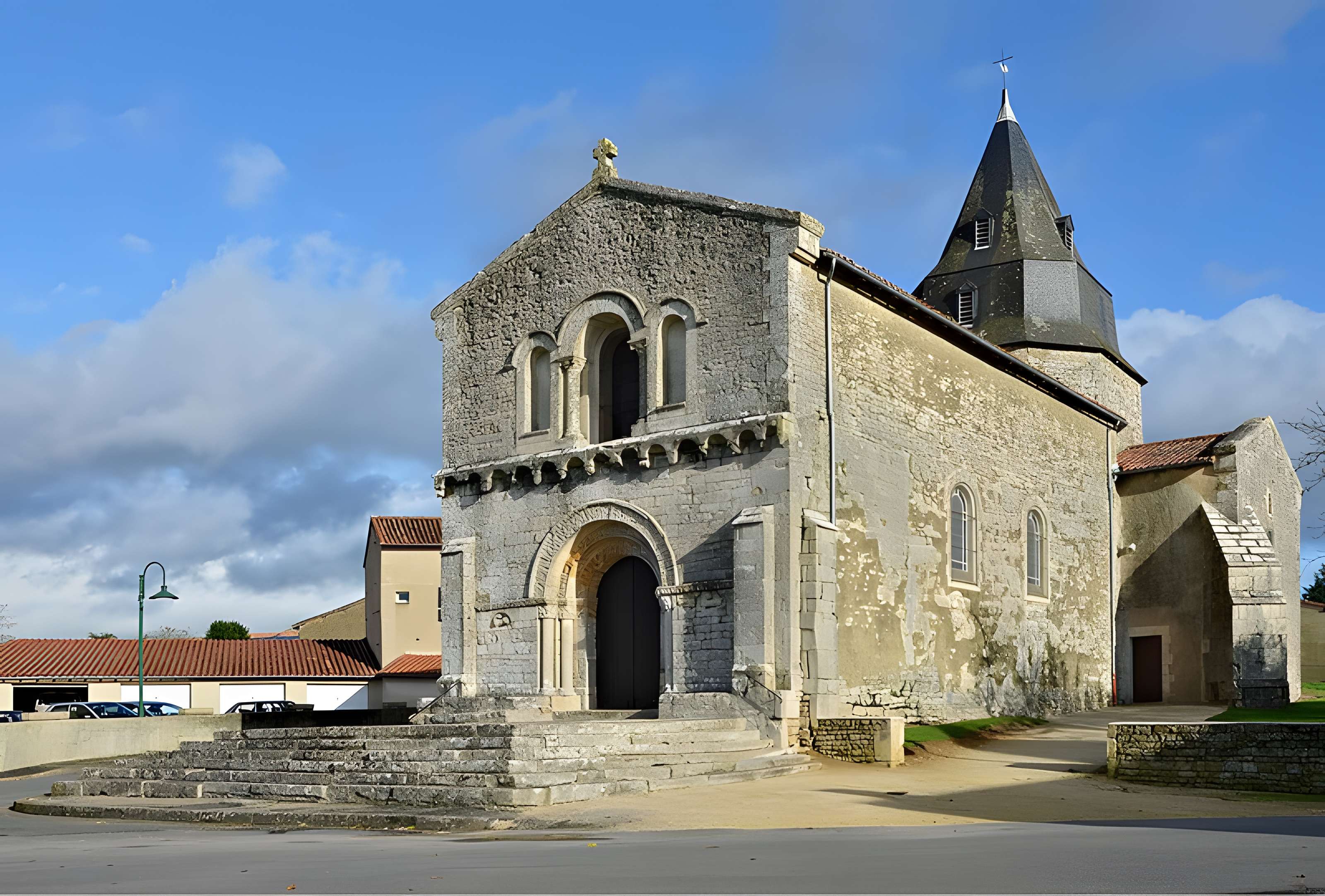 Église Notre-Dame de Genouillé