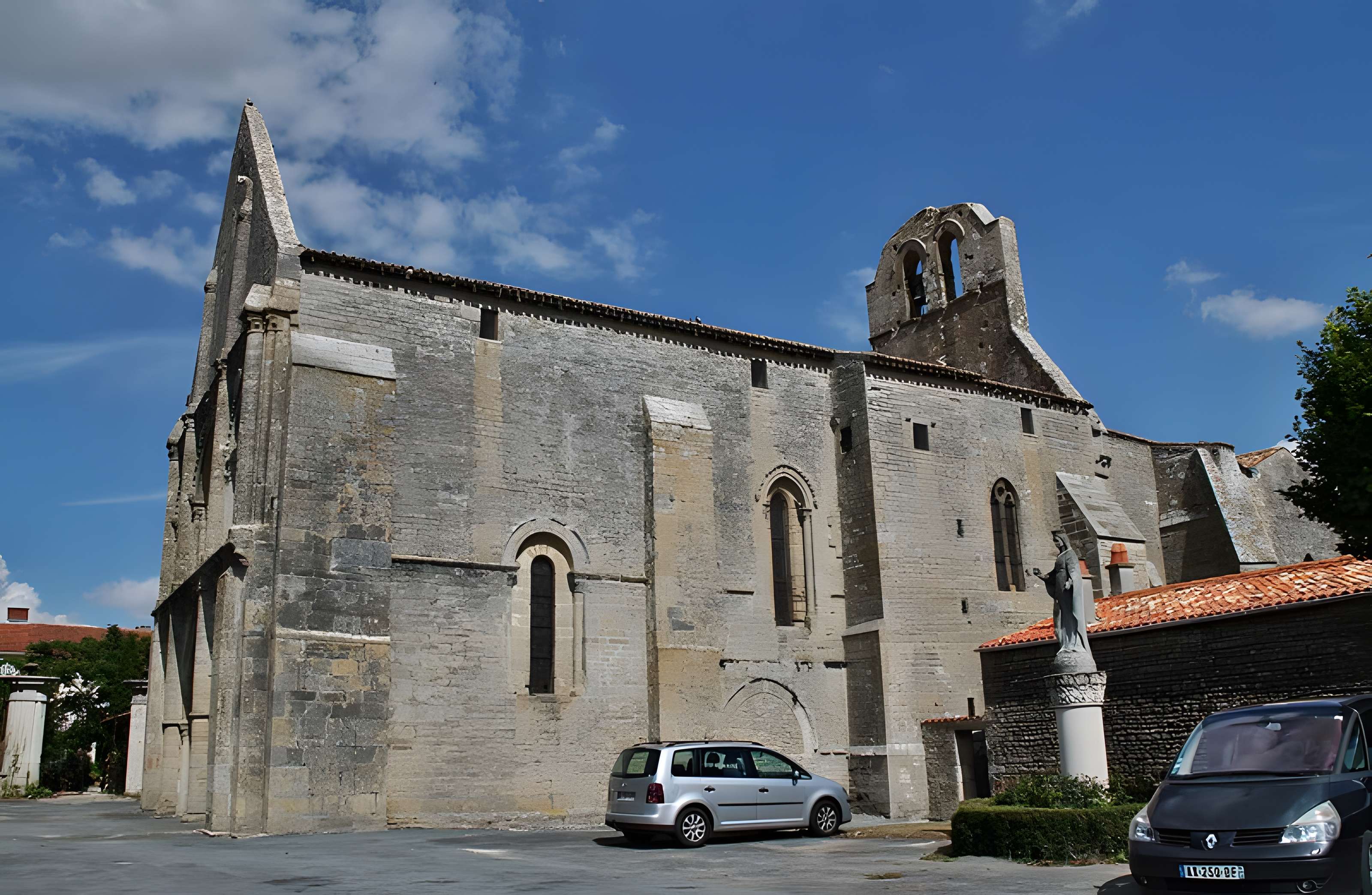 Église Notre-Dame de Genouillé