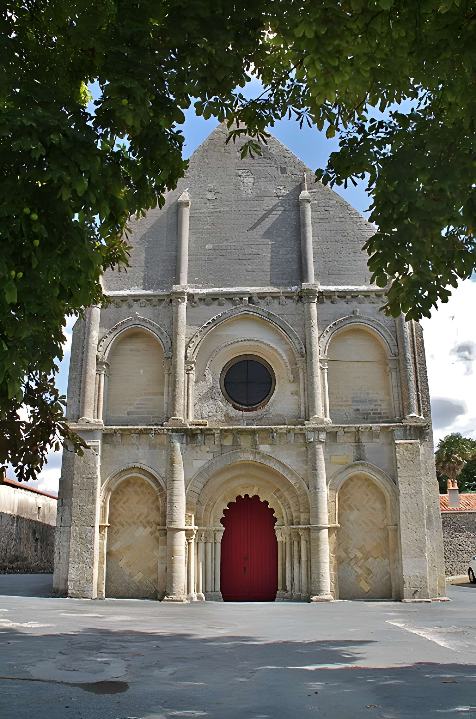 Église Notre-Dame de Genouillé