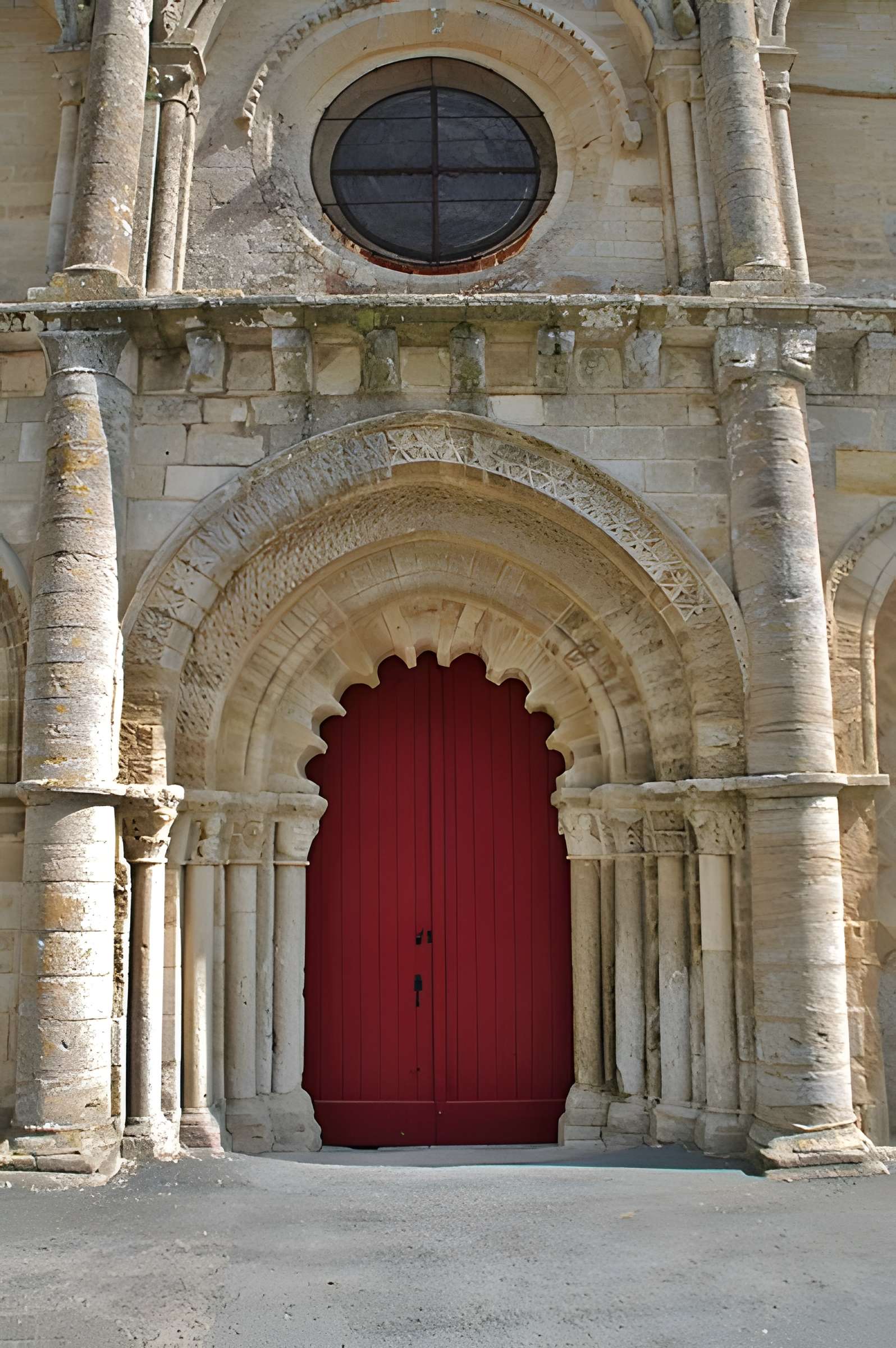 Église Notre-Dame de Genouillé