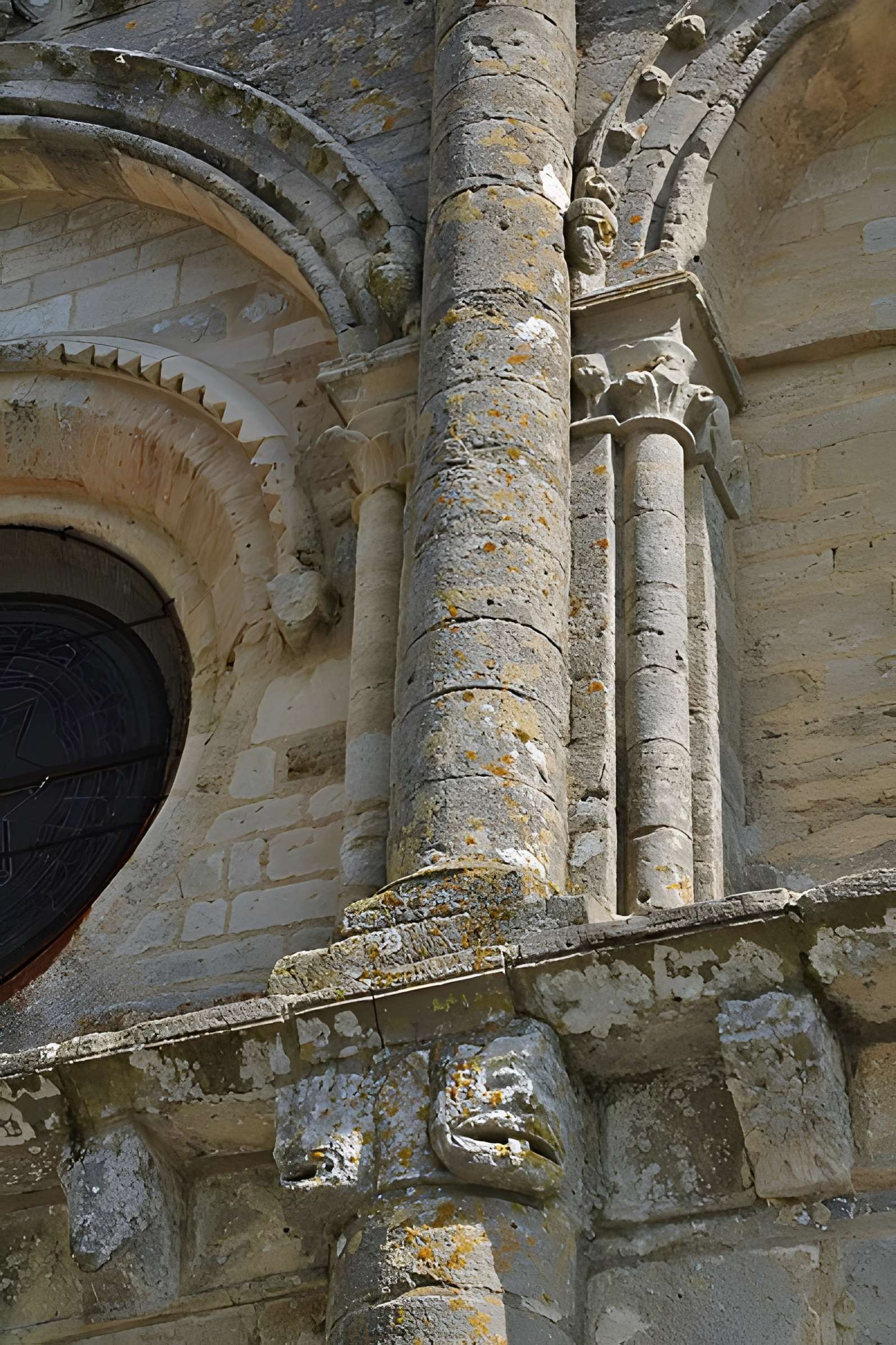 Église Notre-Dame de Genouillé