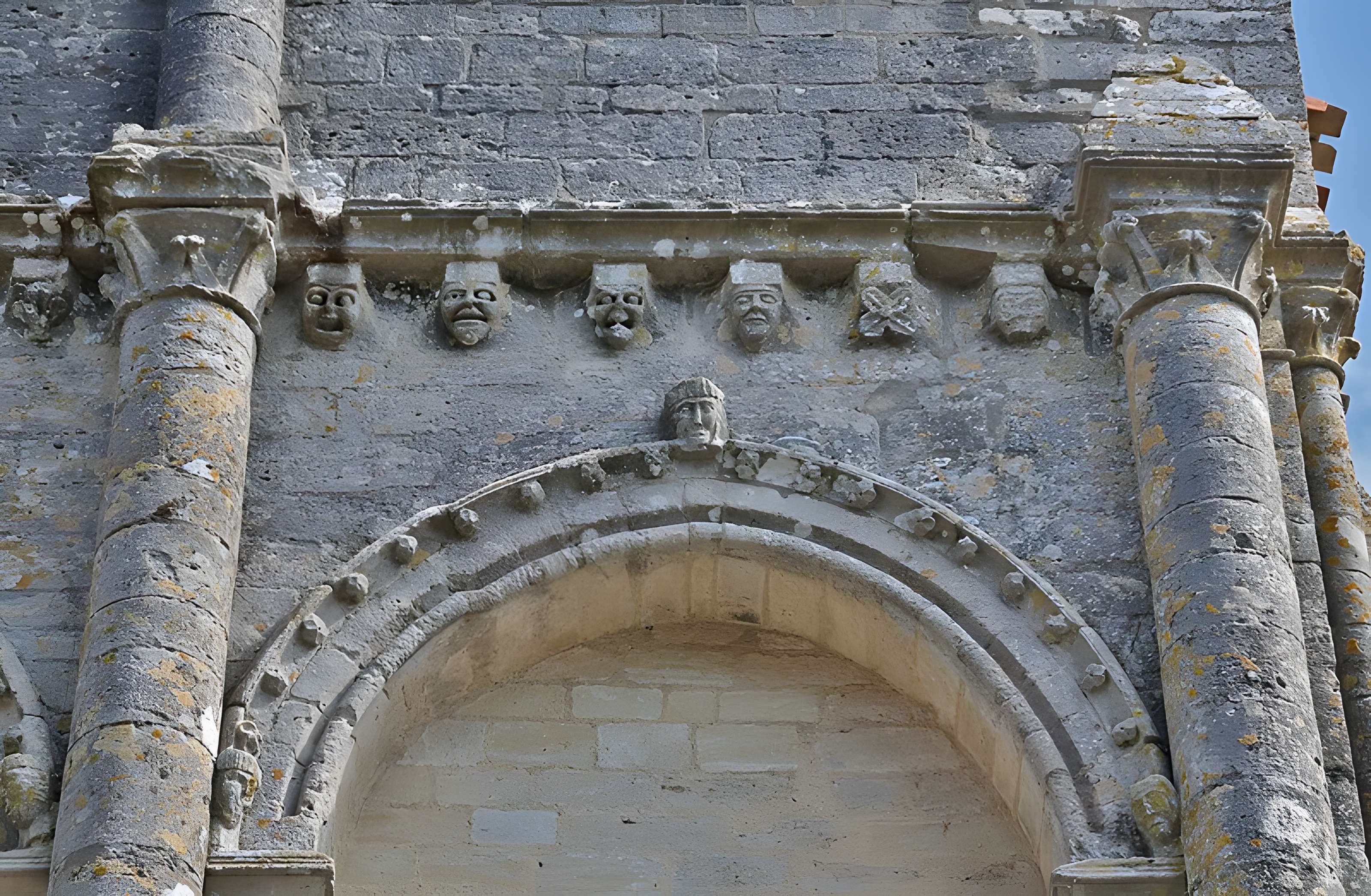 Église Notre-Dame de Genouillé