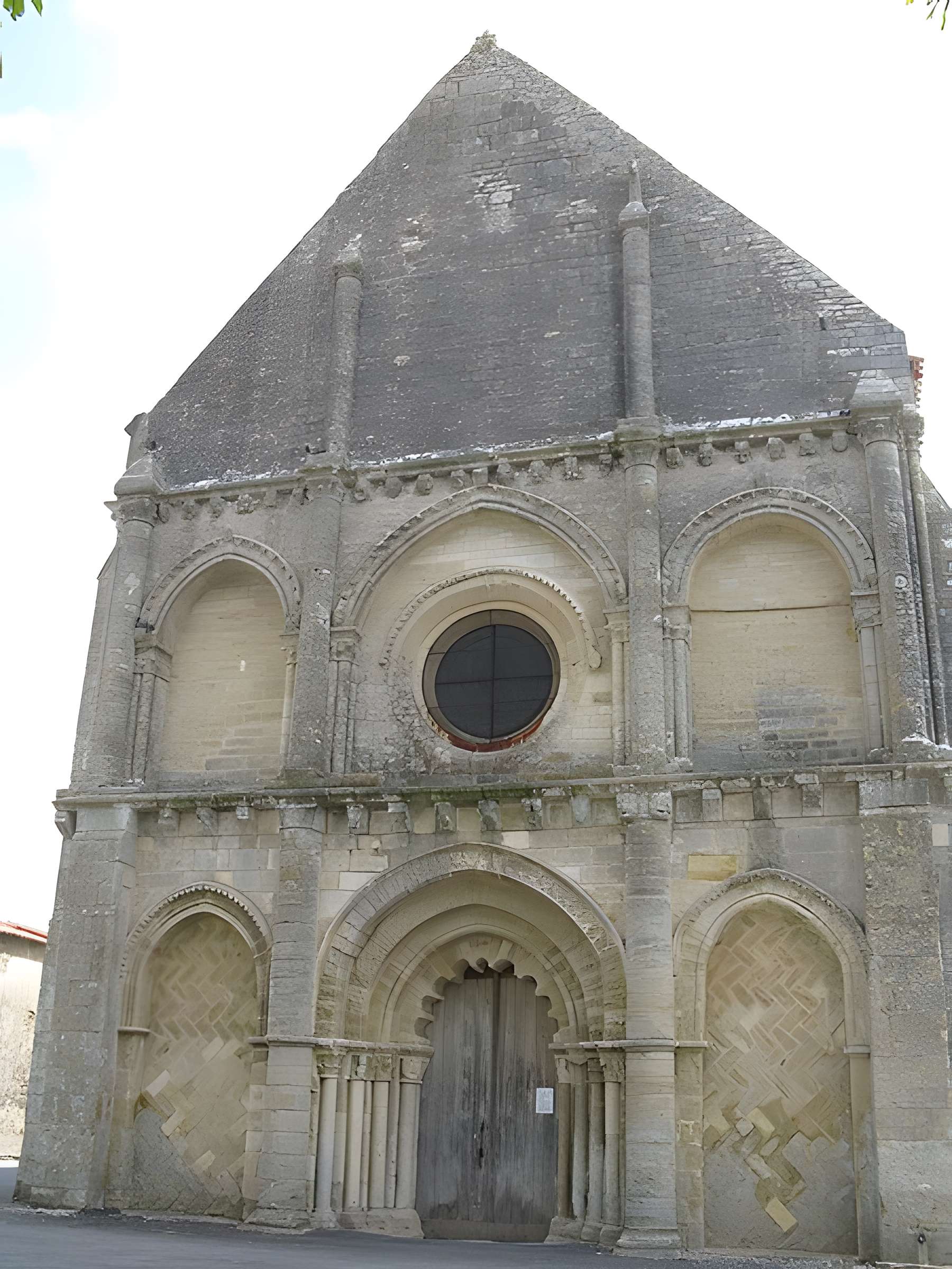 Église Notre-Dame de Genouillé