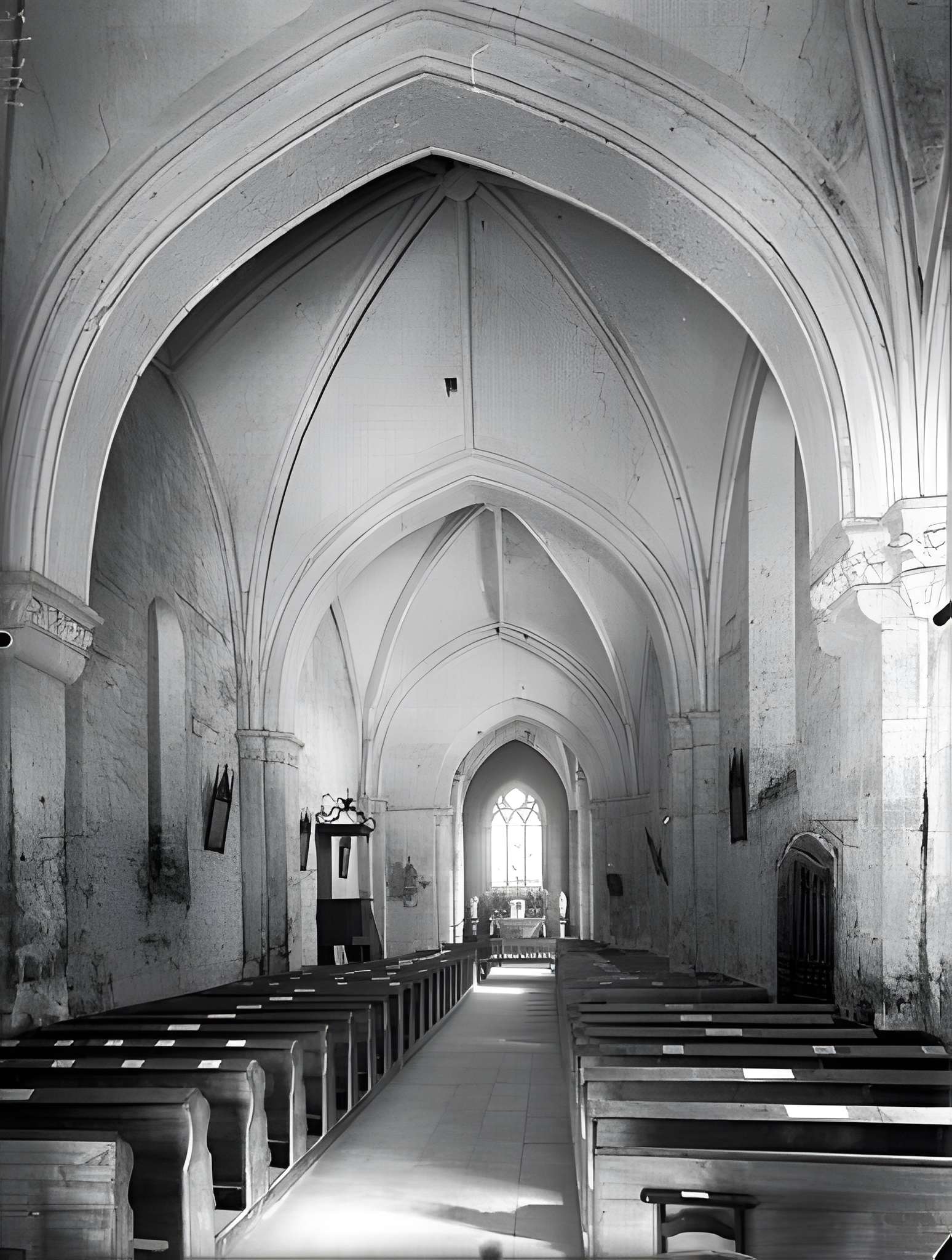 Église Notre-Dame de Genouillé