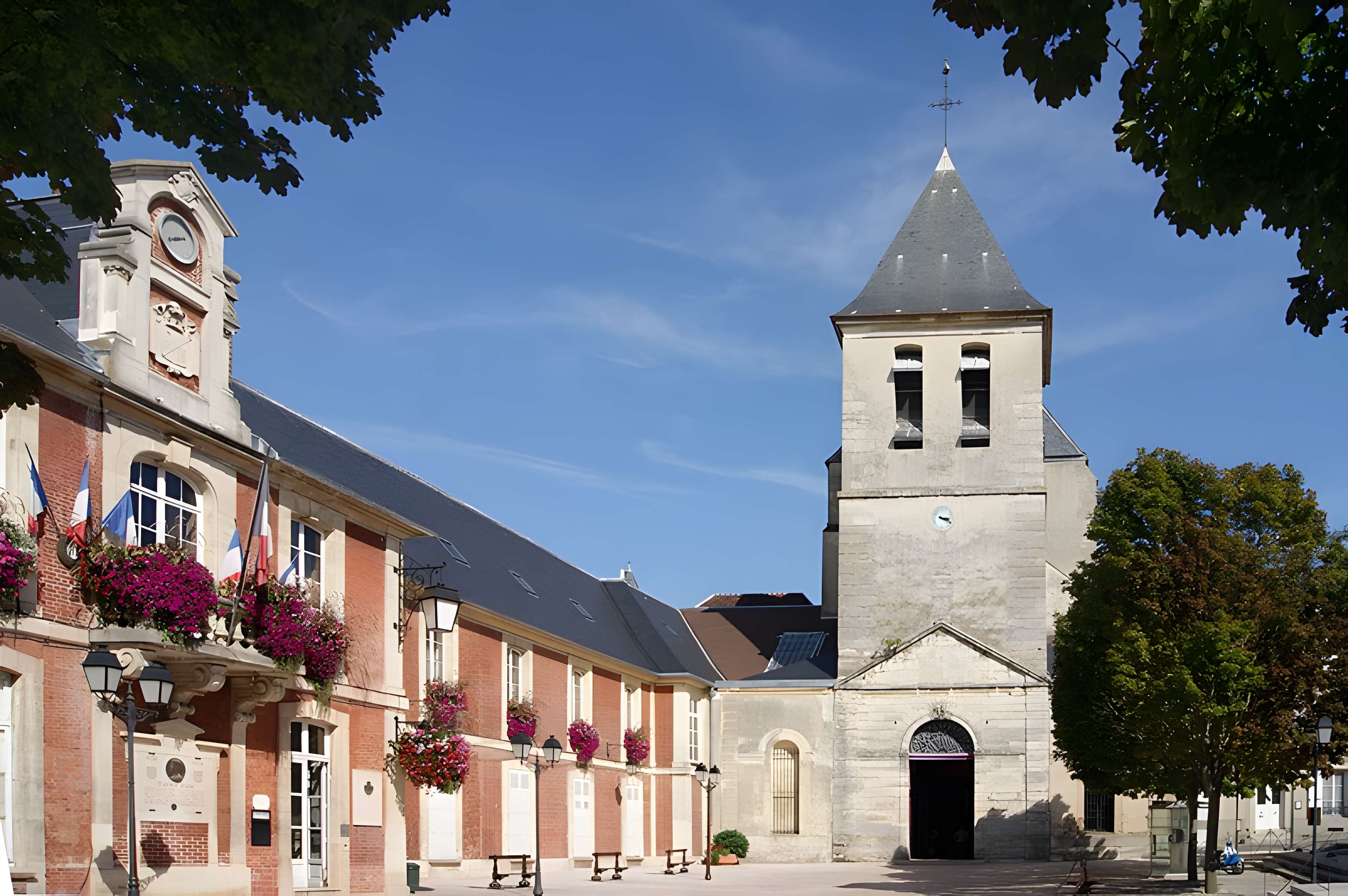 Abbatiale Notre-Dame-des-Ardents et Saint-Pierre de Lagny-sur-Marne