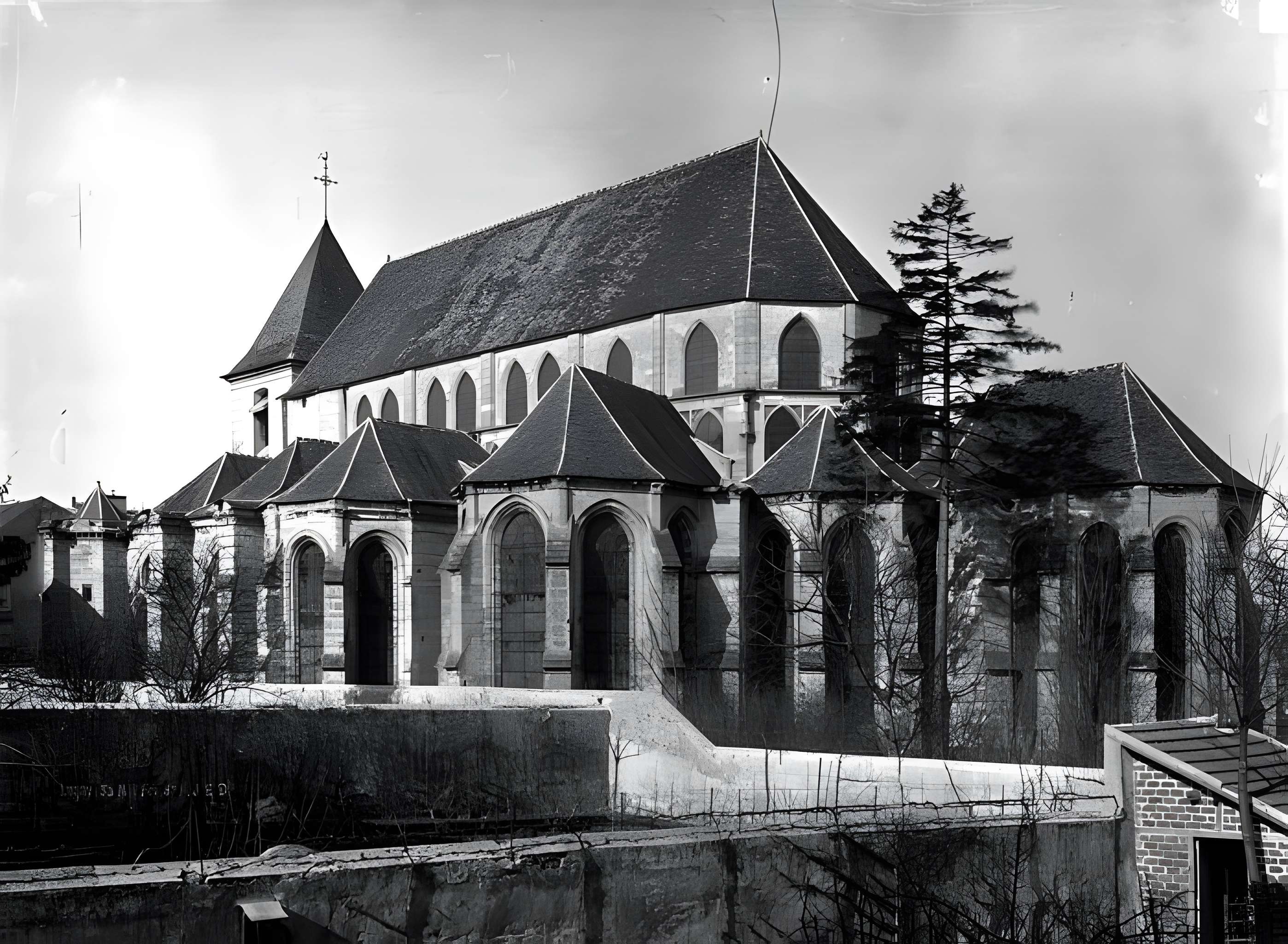 Abbatiale Notre-Dame-des-Ardents et Saint-Pierre de Lagny-sur-Marne