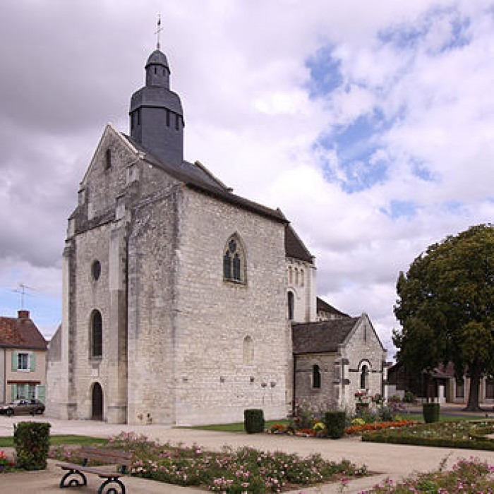 Photo de Abbatiale Saint-Genou