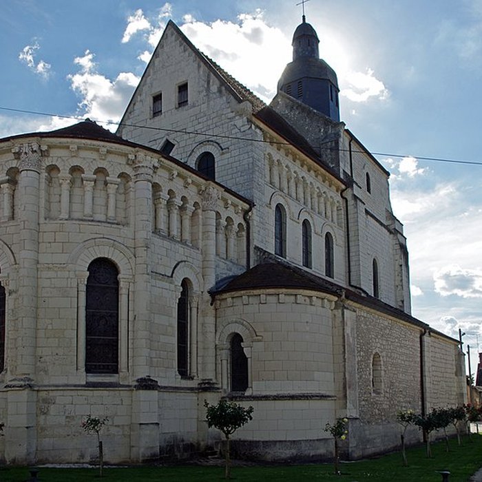 Photo de Abbatiale Saint-Genou