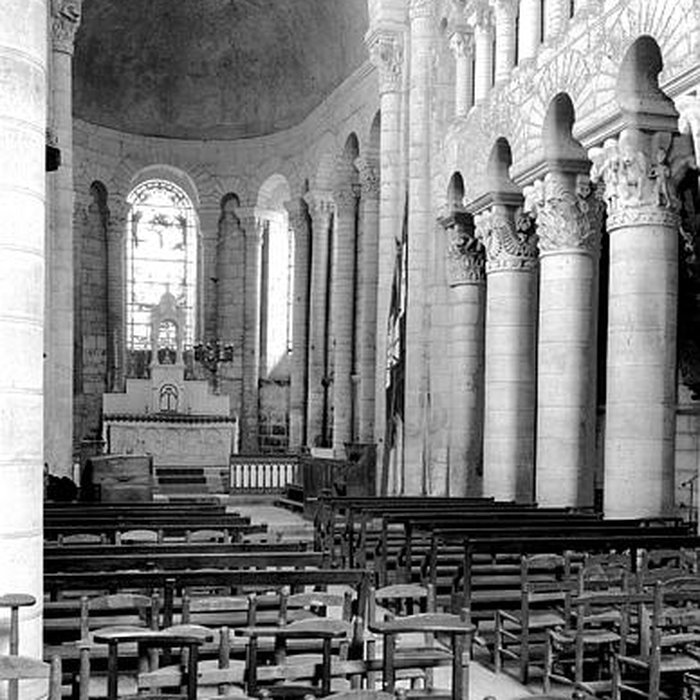 Photo de Abbatiale Saint-Genou