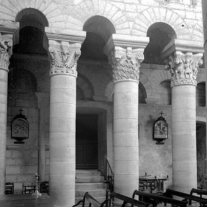 Photo de Abbatiale Saint-Genou