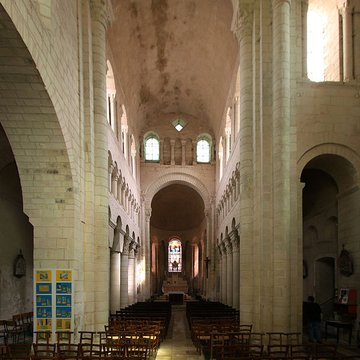 Abbatiale Saint-Genou