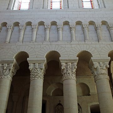 Abbatiale Saint-Genou
