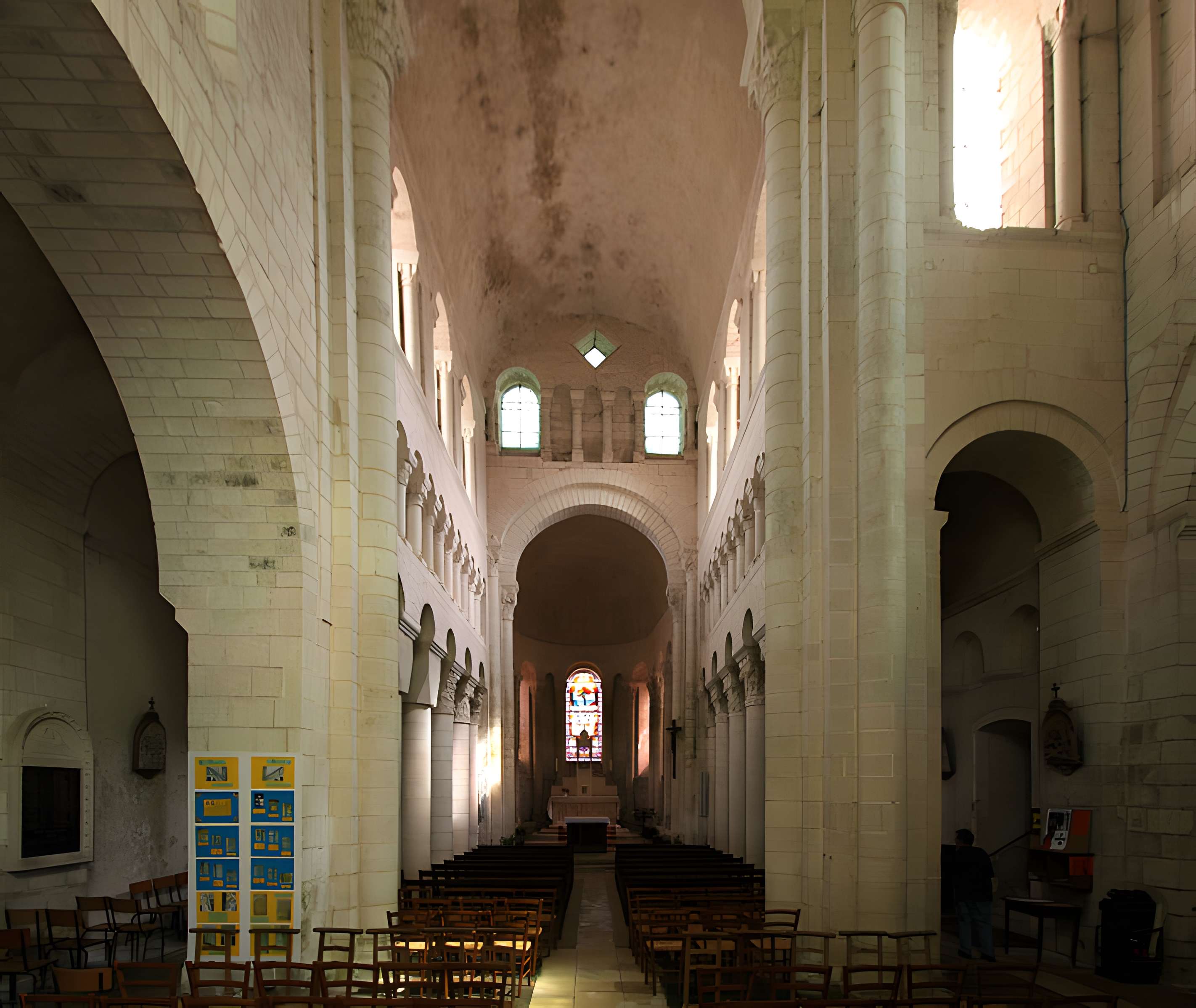 Abbatiale Saint-Genou