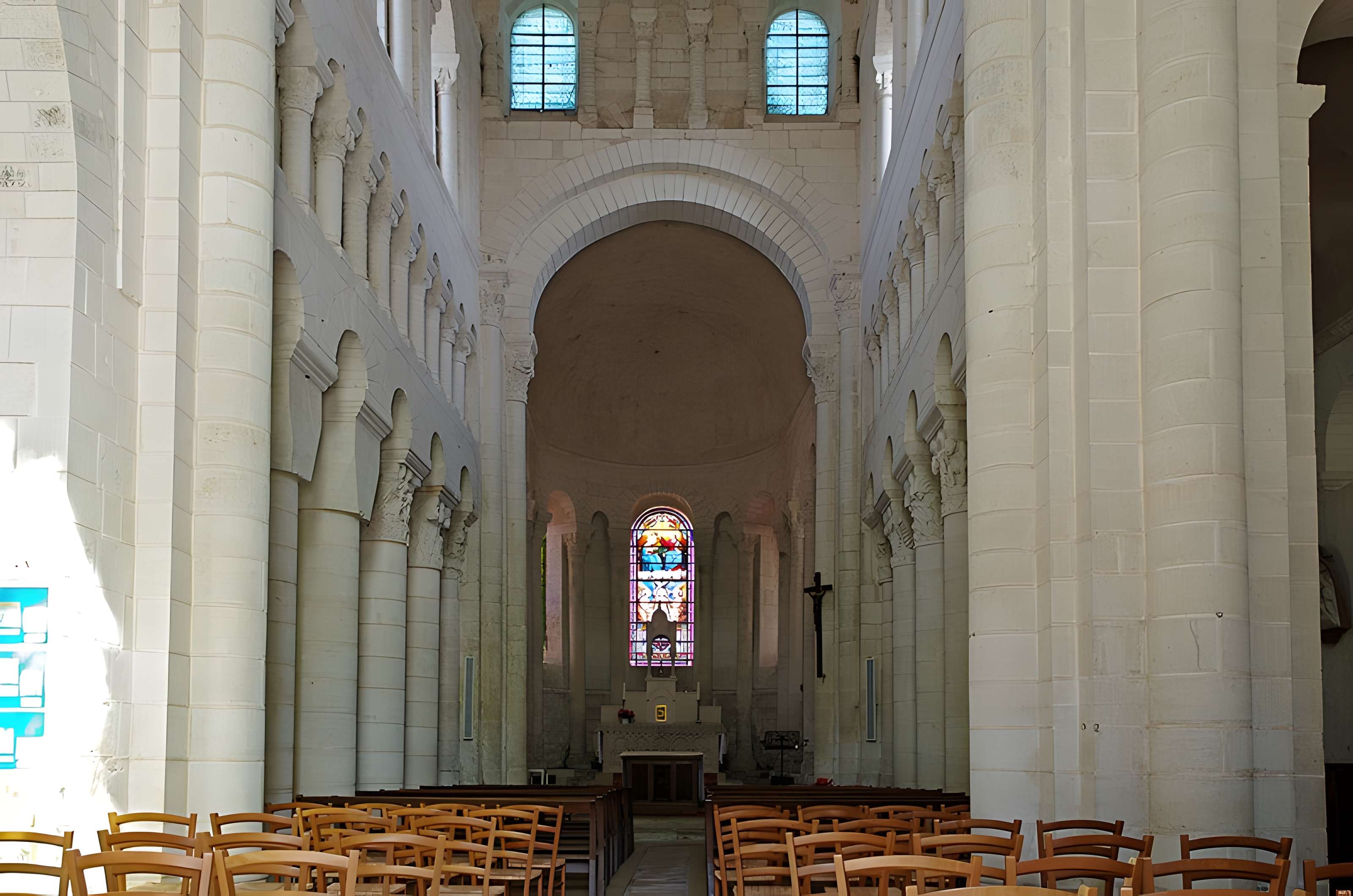 Abbatiale Saint-Genou