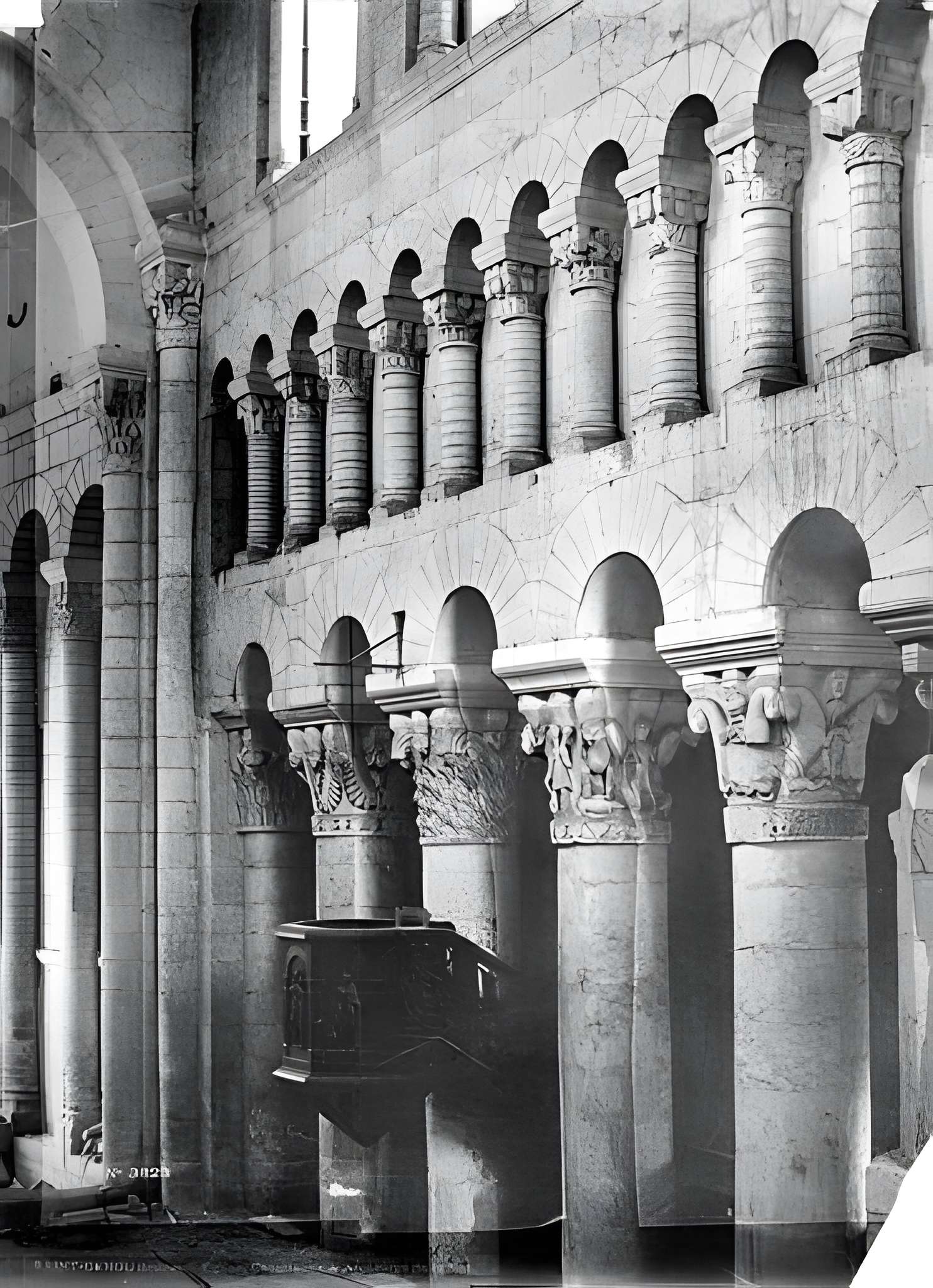 Abbatiale Saint-Genou