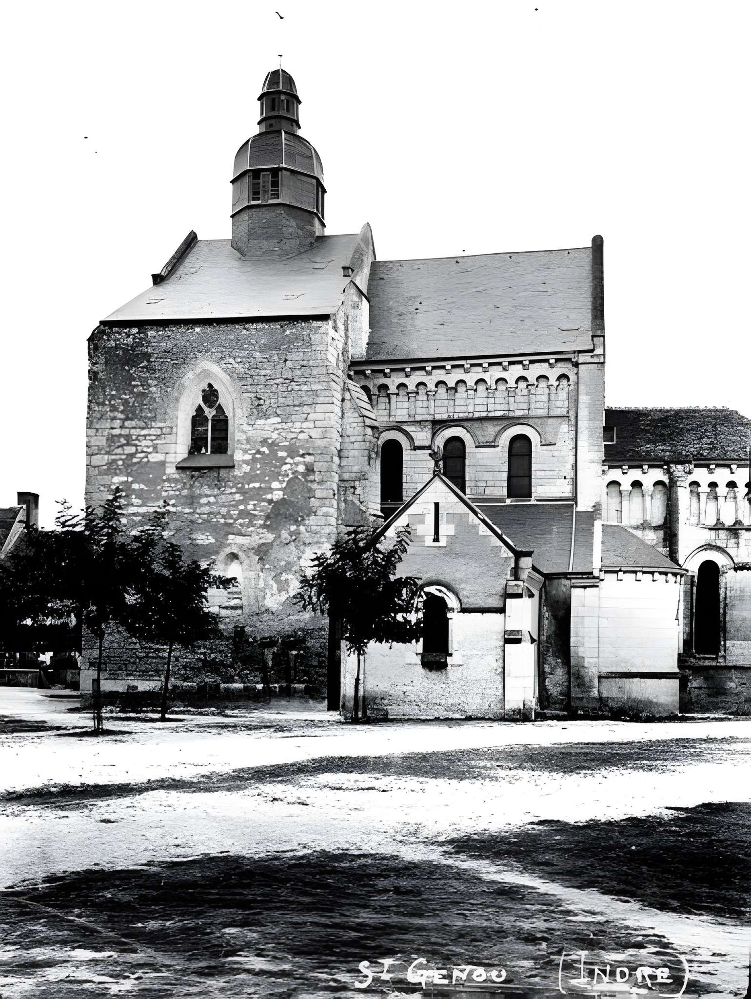 Abbatiale Saint-Genou