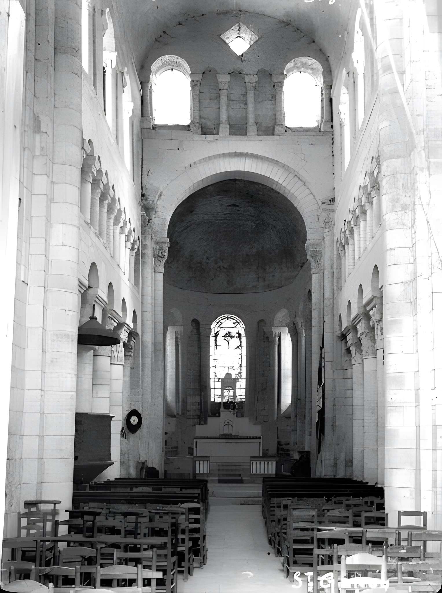 Abbatiale Saint-Genou