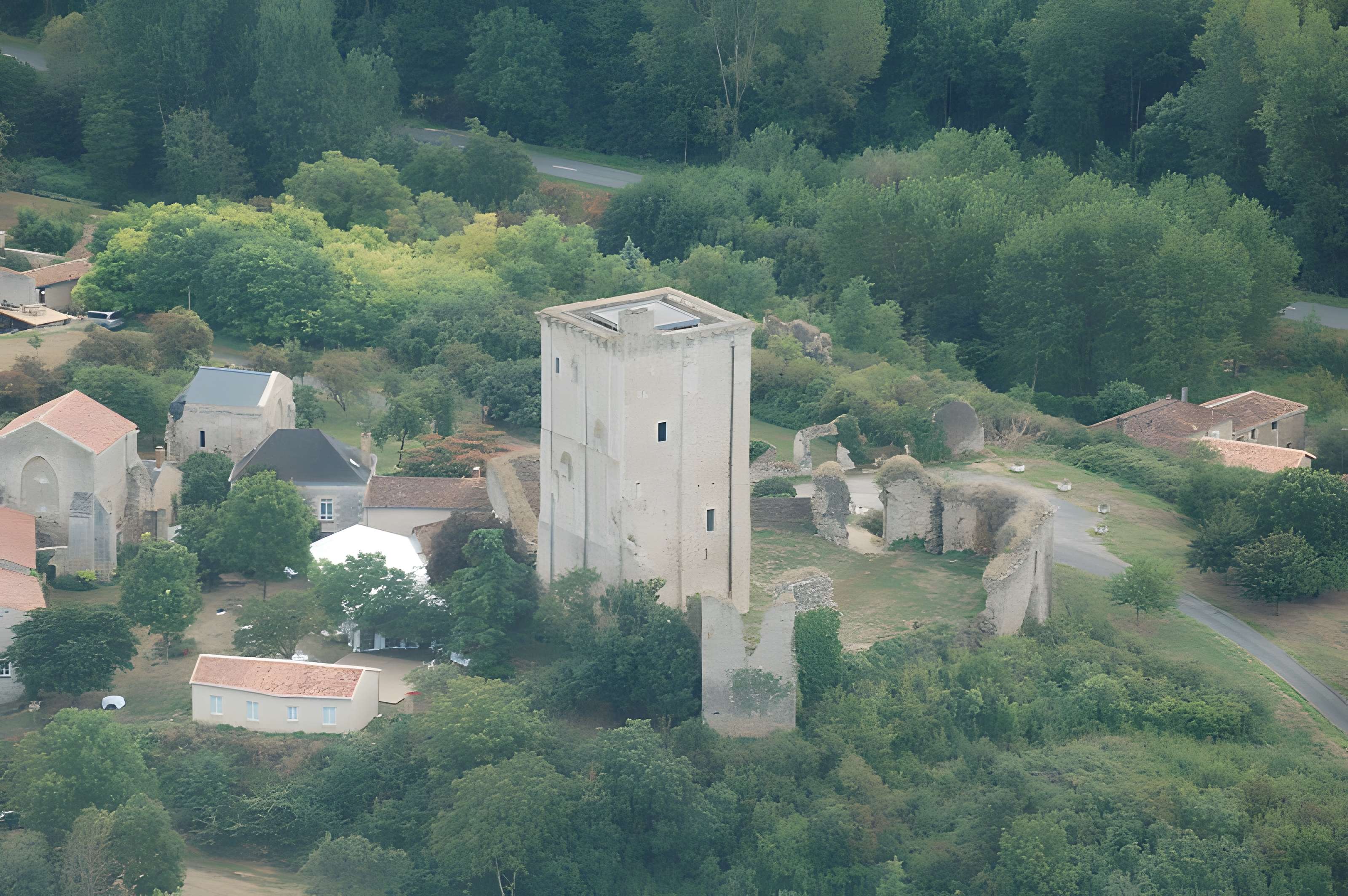 Église Notre-Dame de Moncontour