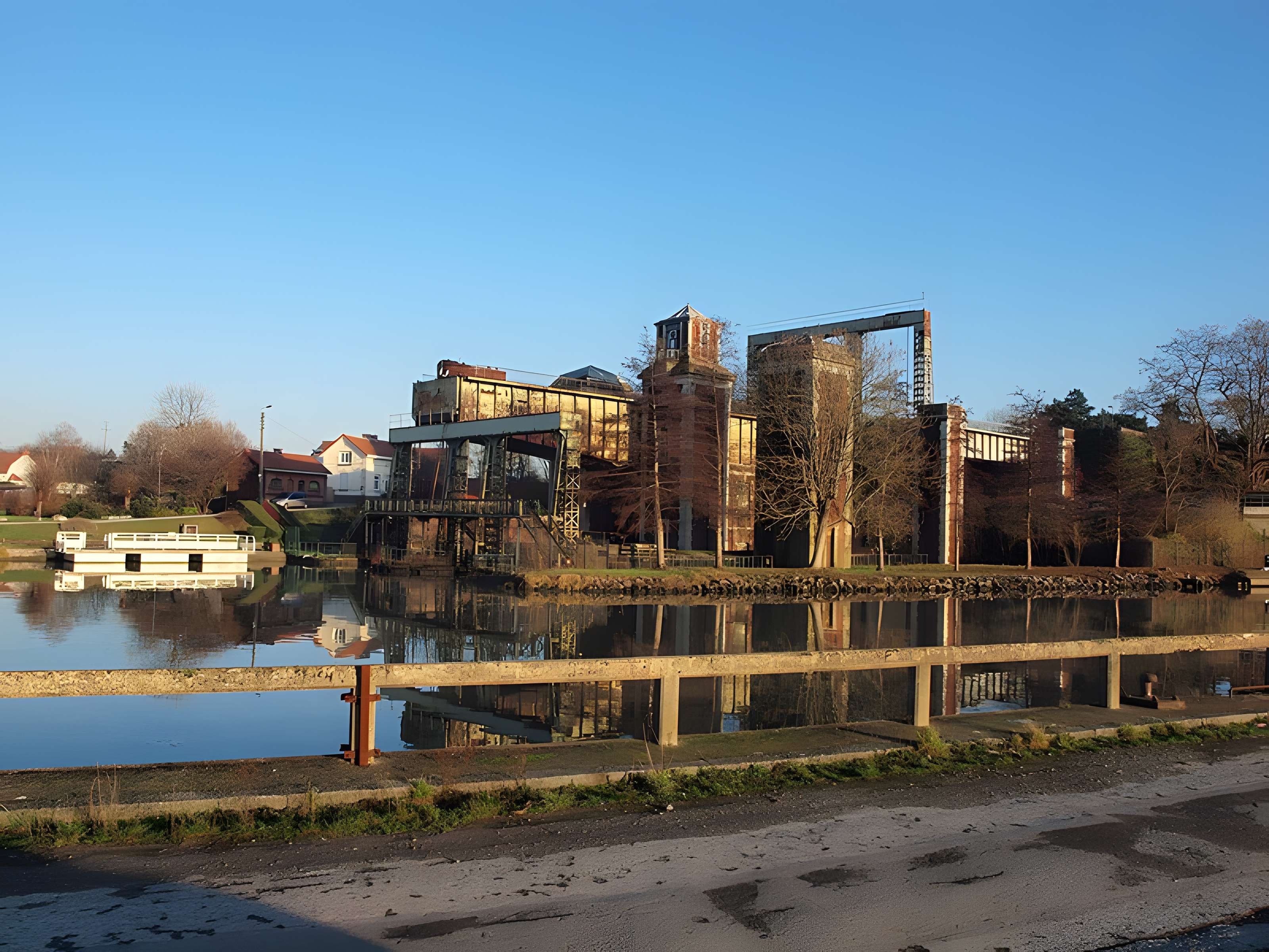Ascenseur à bateaux des Fontinettes