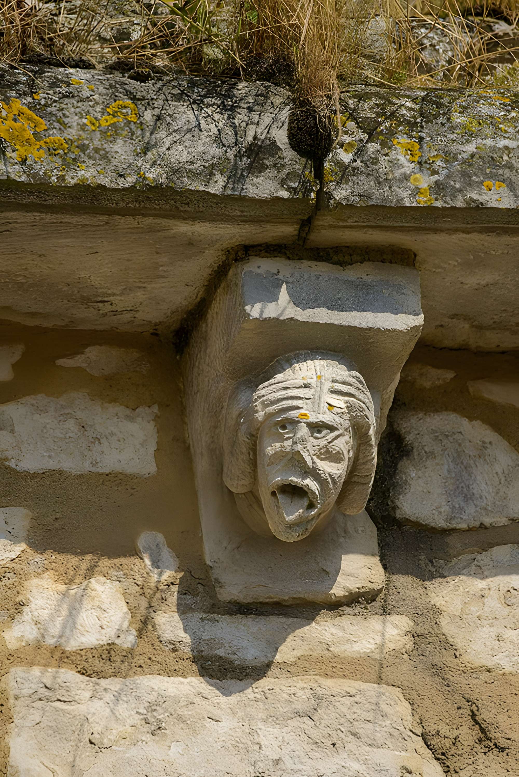 Église Notre-Dame et croix de Plaisance
