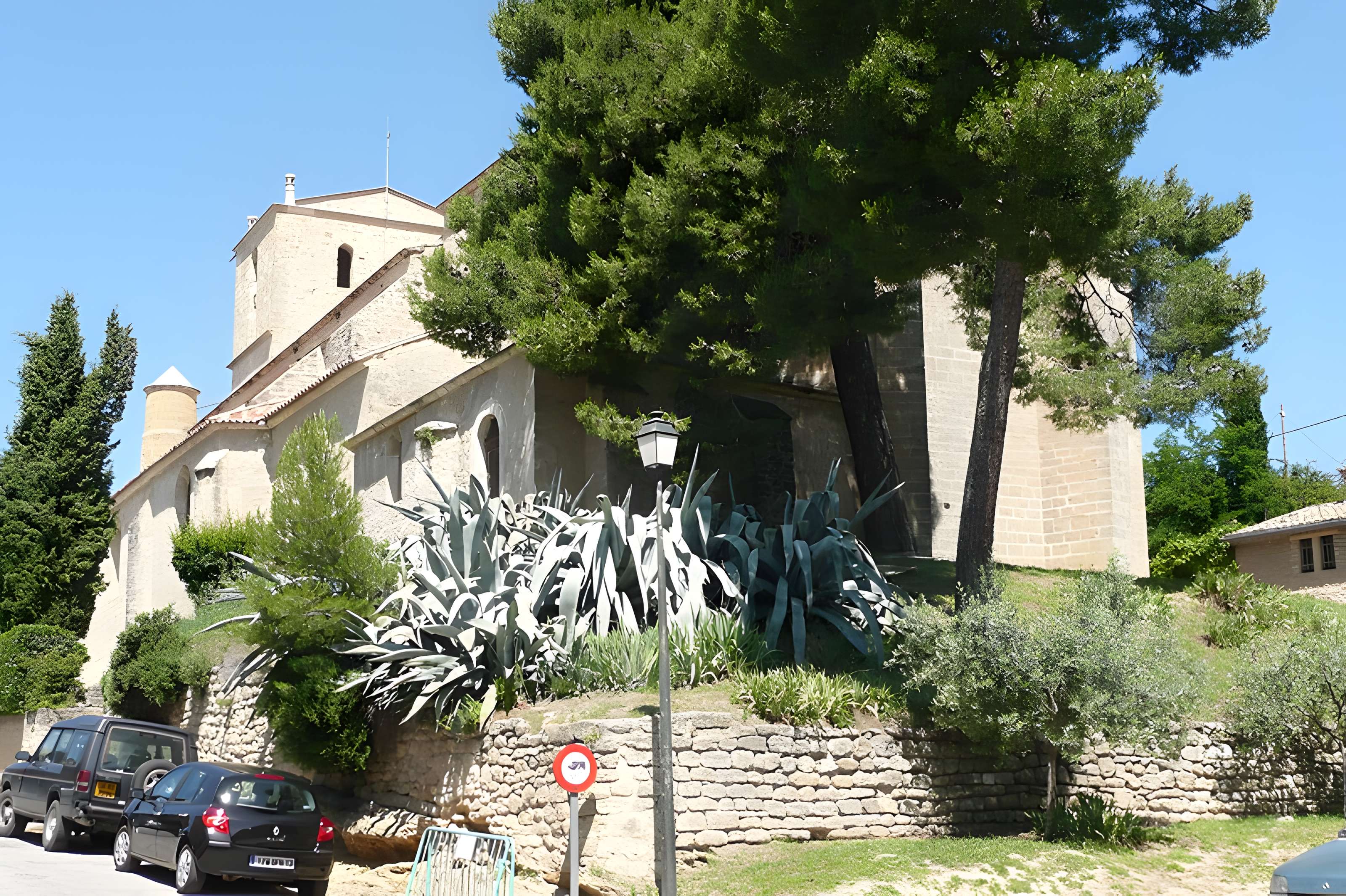 Église Notre-Dame-de-Beaulieu de Cucuron