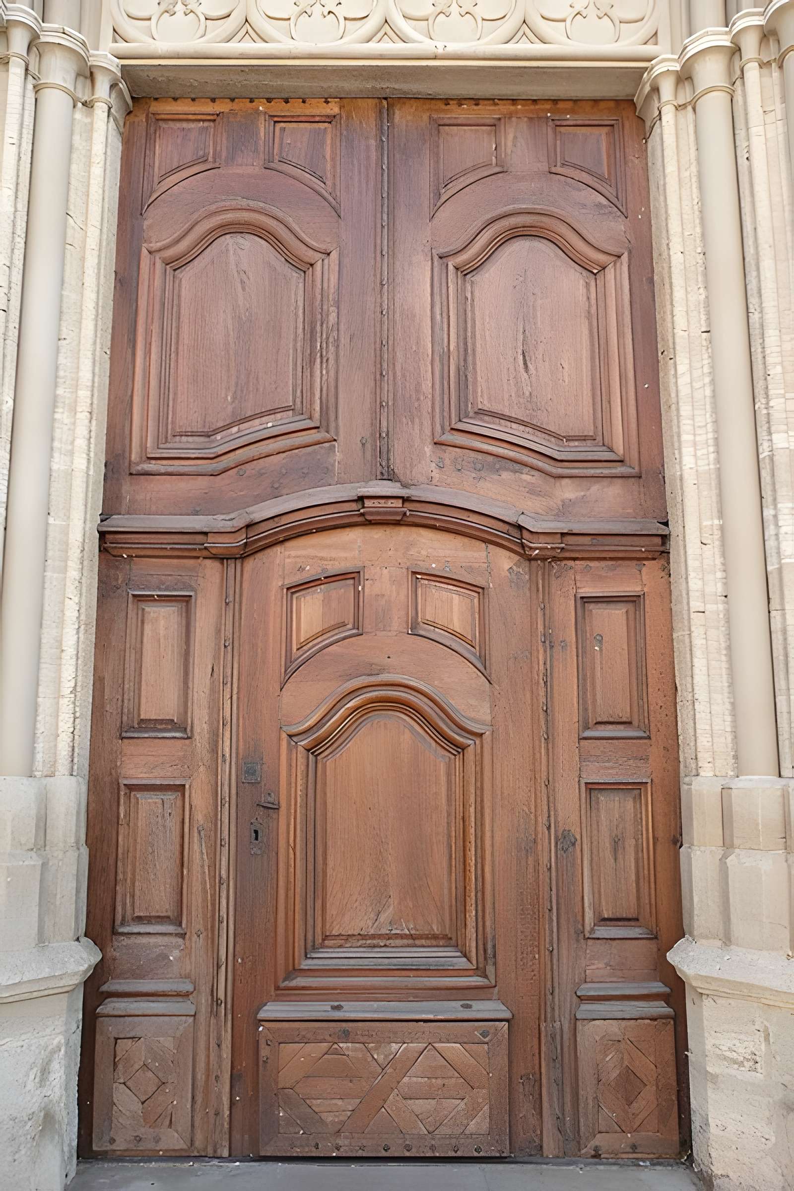 Église Notre-Dame-de-Beaulieu de Cucuron