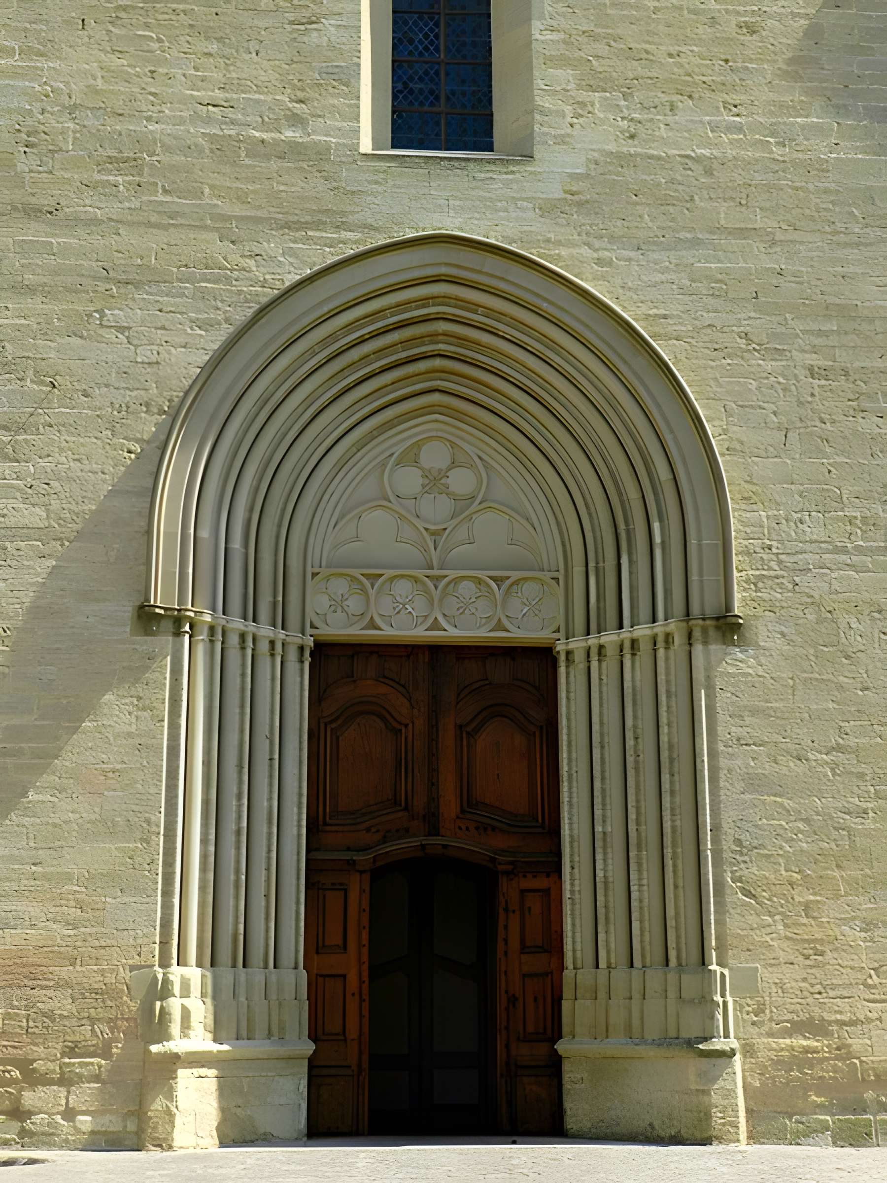 Église Notre-Dame-de-Beaulieu de Cucuron