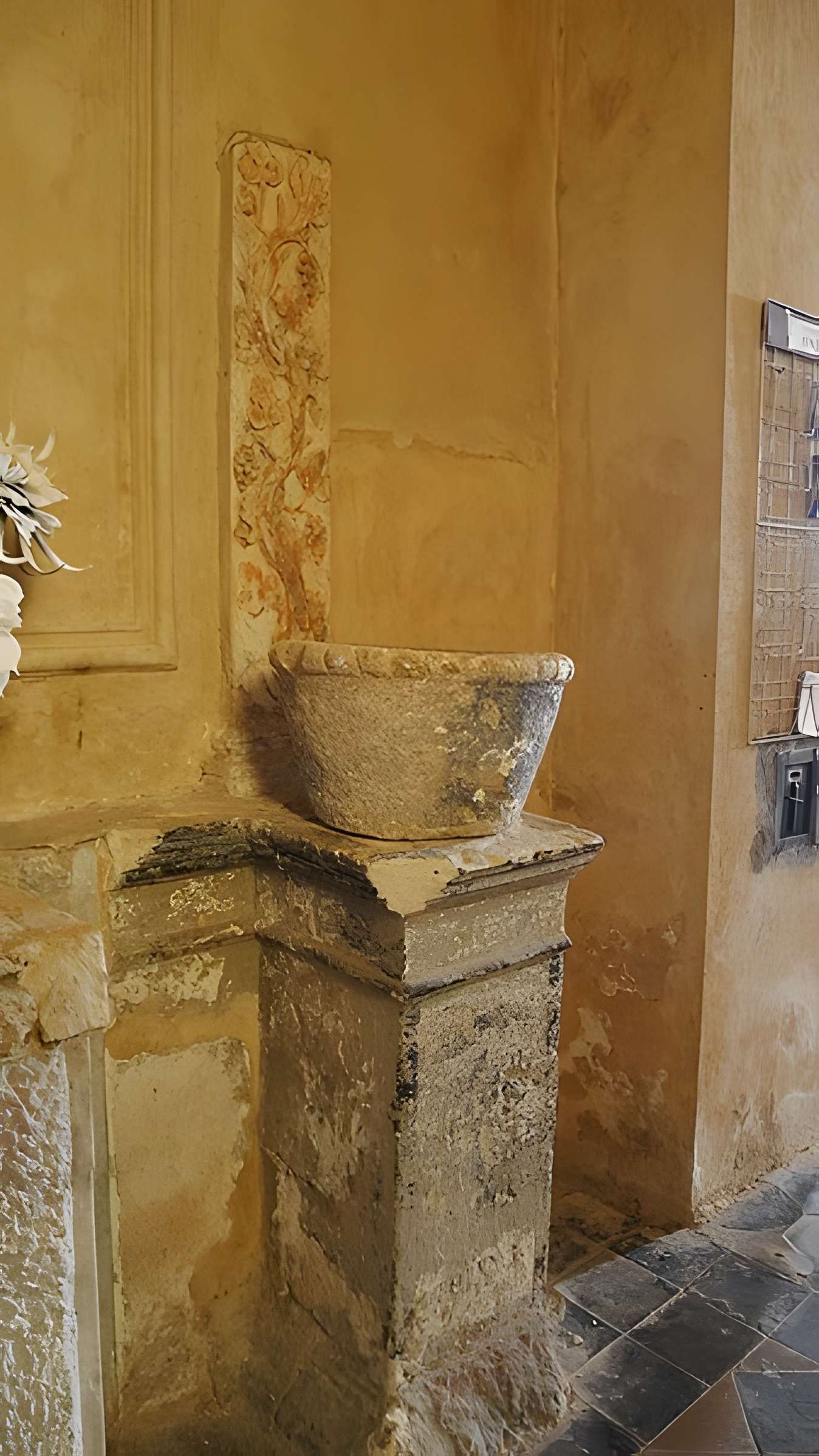 Église Notre-Dame-de-Beaulieu de Cucuron