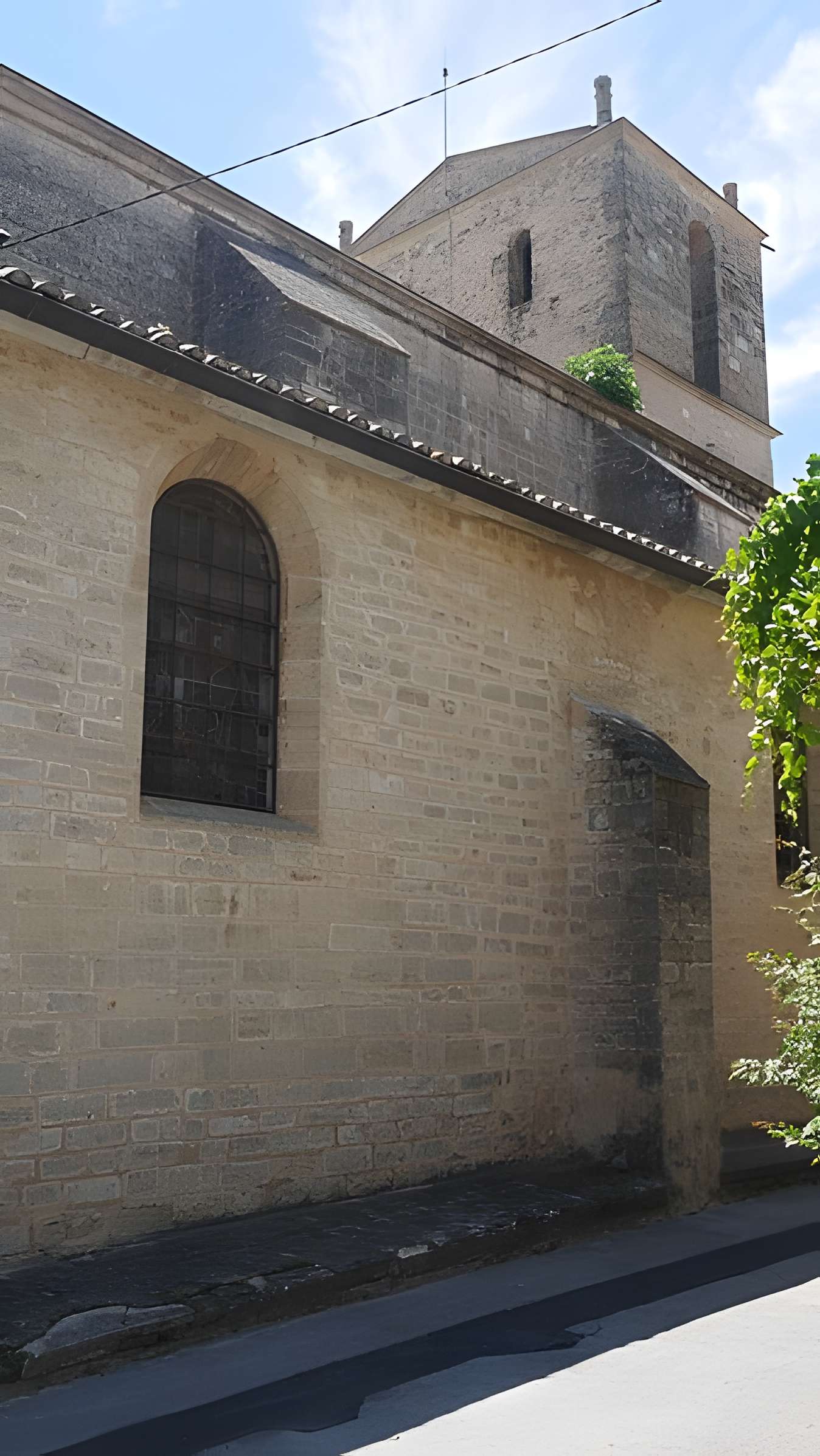 Église Notre-Dame-de-Beaulieu de Cucuron