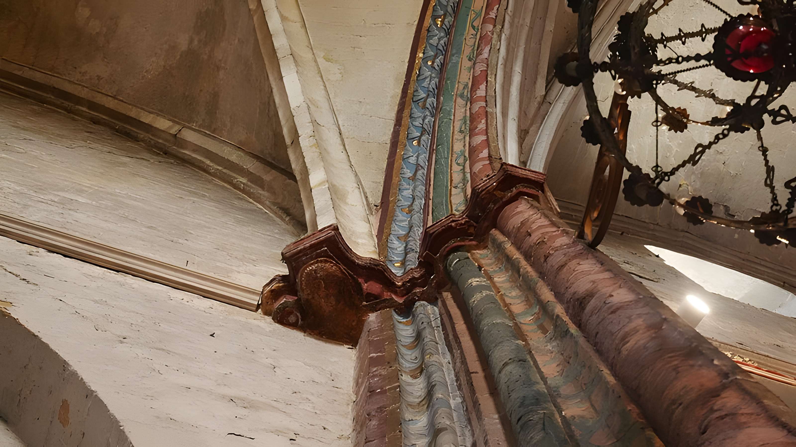 Église Notre-Dame-de-Beaulieu de Cucuron