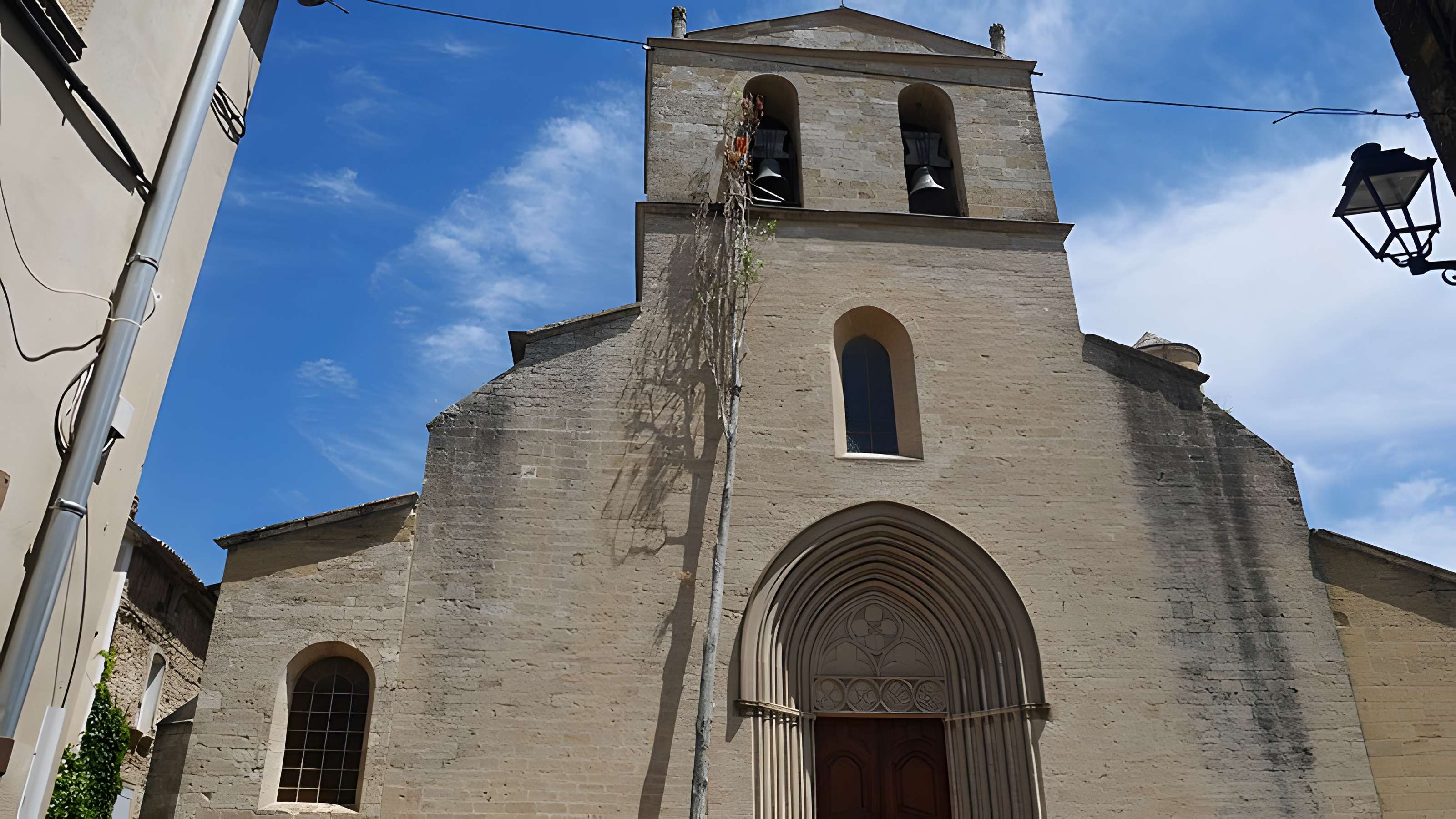 Église Notre-Dame-de-Beaulieu de Cucuron