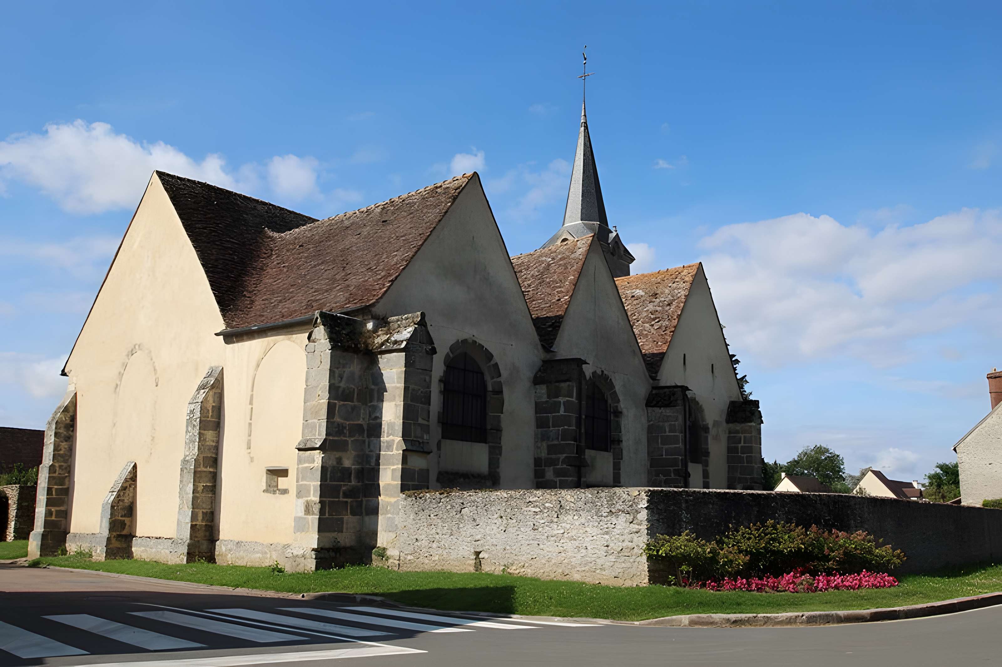 Église Notre-Dame-de-la-Crèche-et-Saint-Gorgon de Craches 