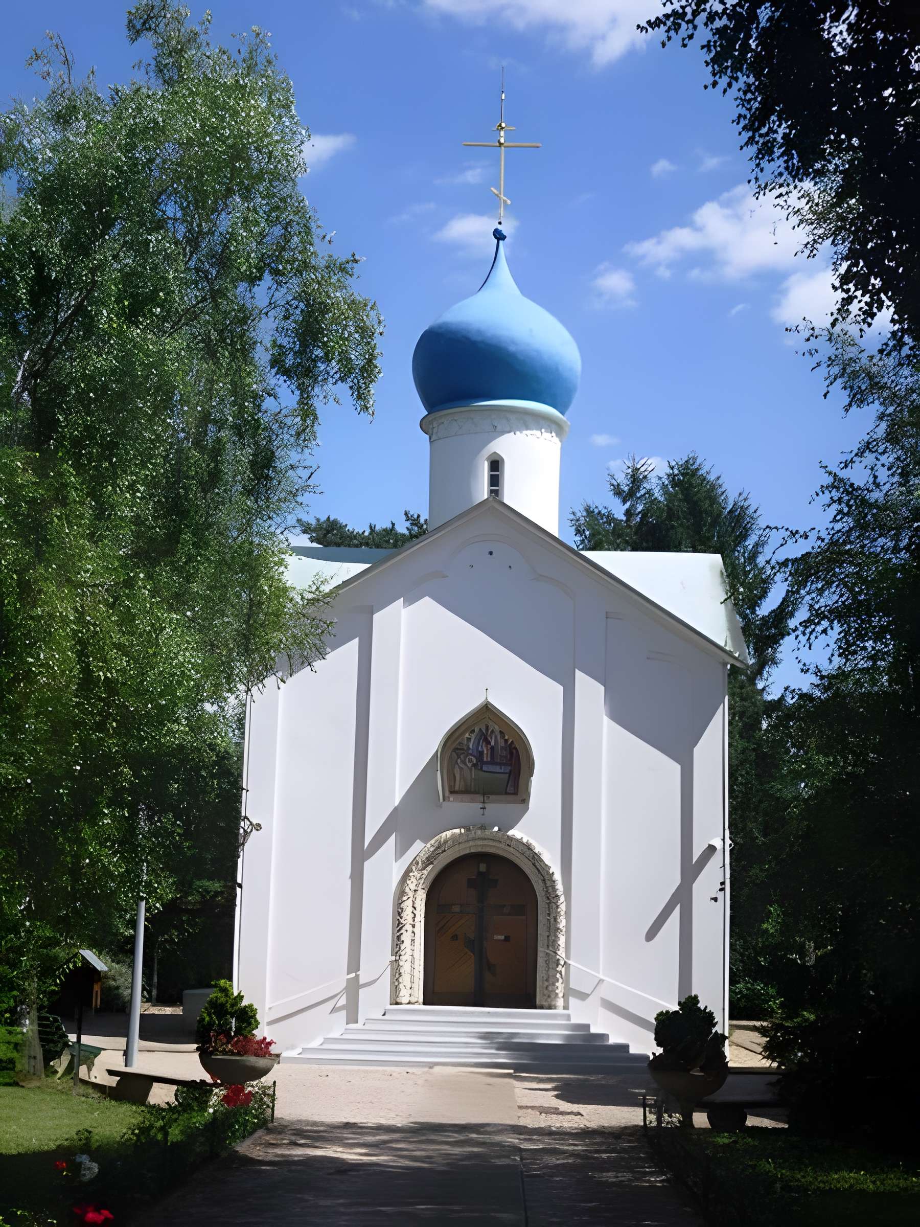 Église Notre-Dame-de-la-Dormition de Sainte-Geneviève-des-Bois 