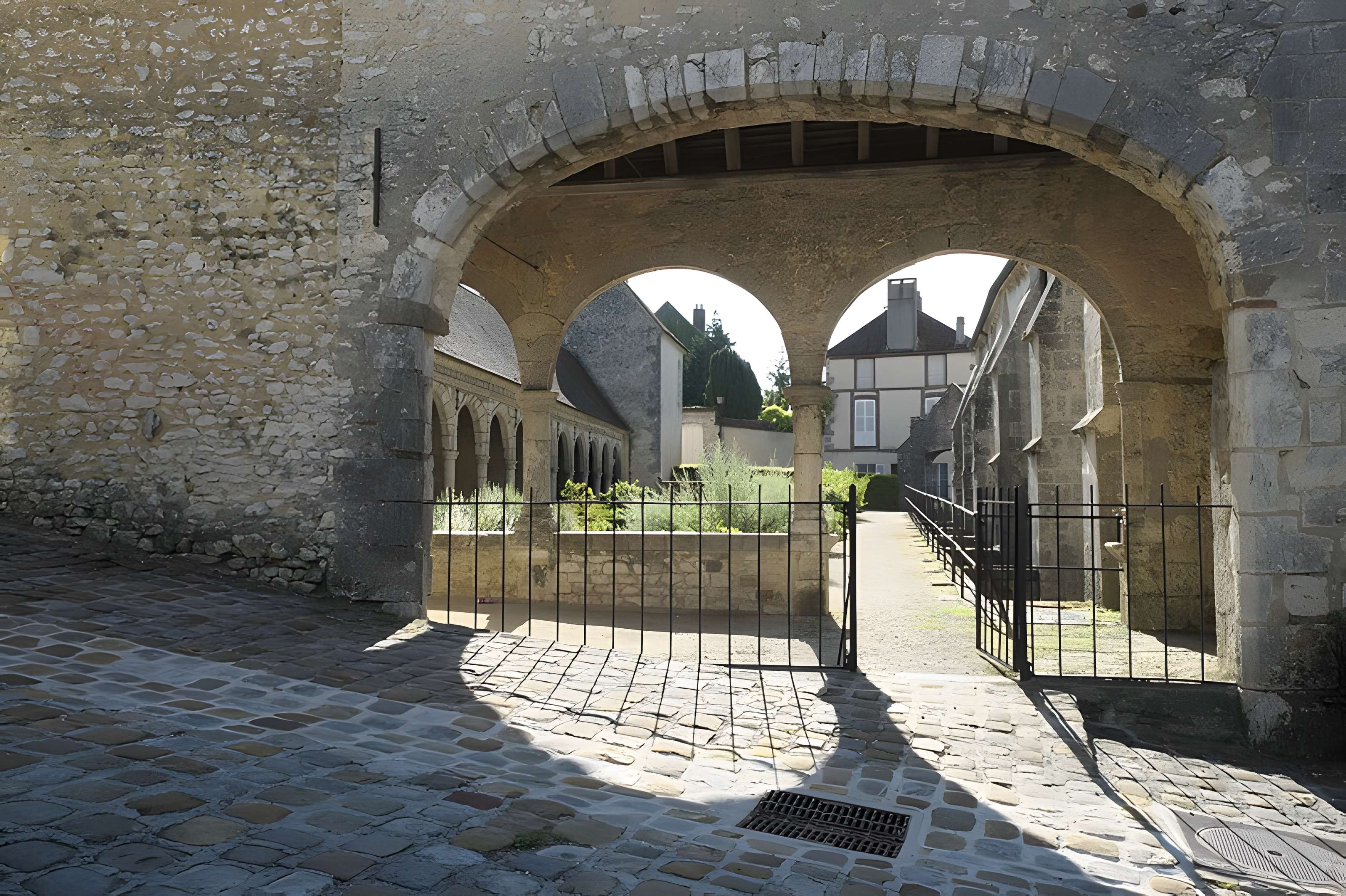 Église Notre-Dame-de-la-Nativité de Donnemarie