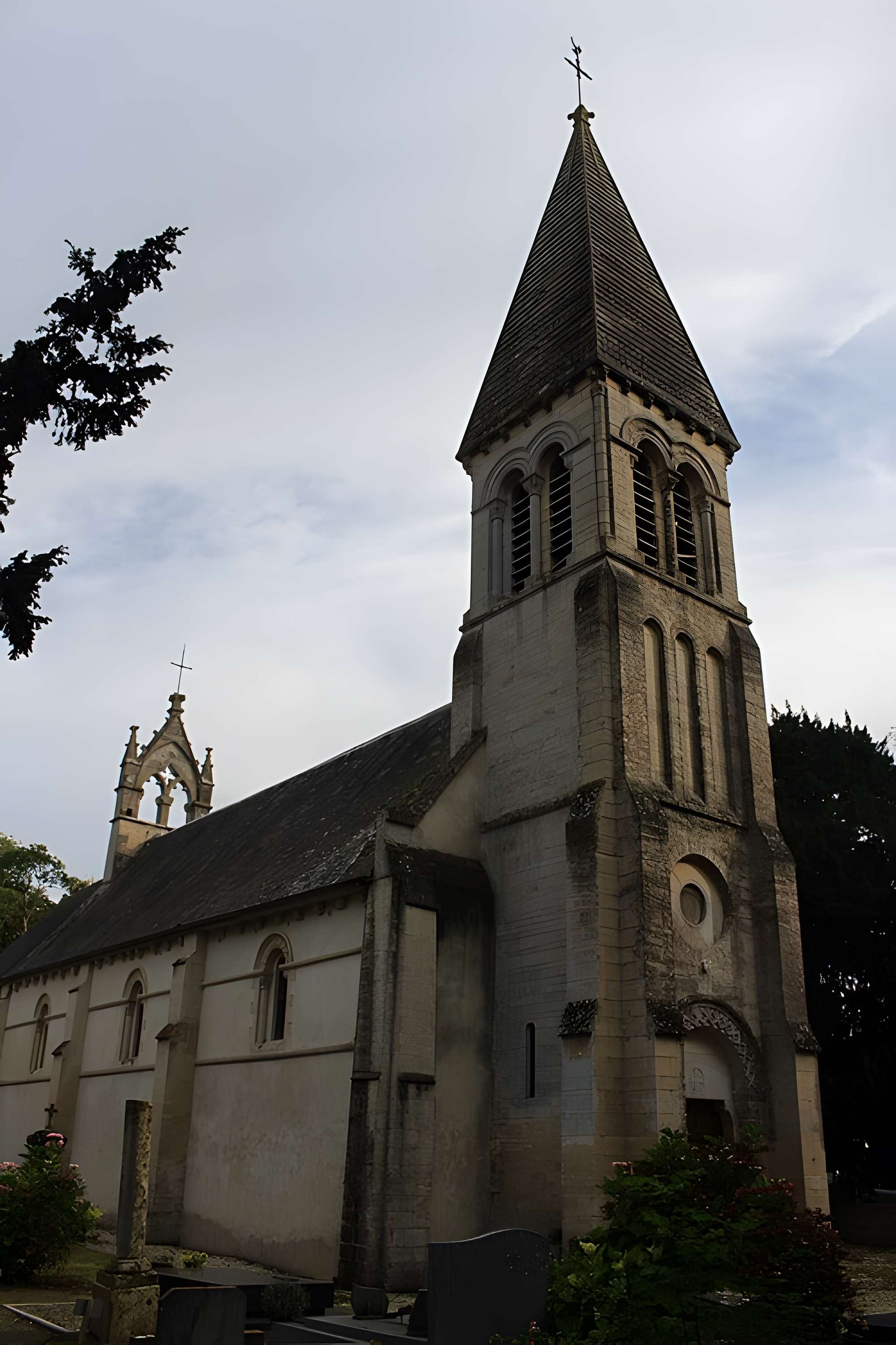 Église Notre-Dame-de-la-Nativité de Sully