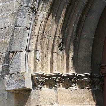 Église Notre-Dame-de-la-Nativité dUs