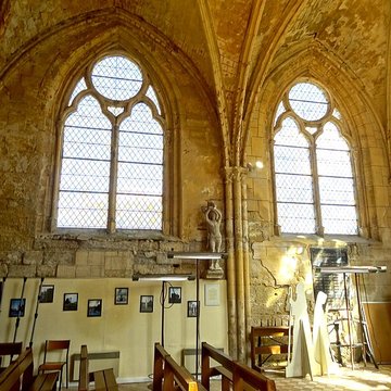Église Notre-Dame-de-la-Nativité dUs
