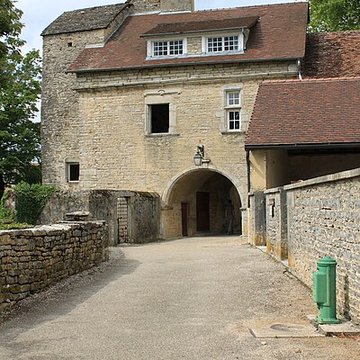 Abbaye de Château-Chalon