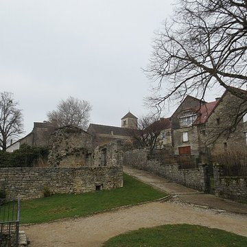 Abbaye de Château-Chalon